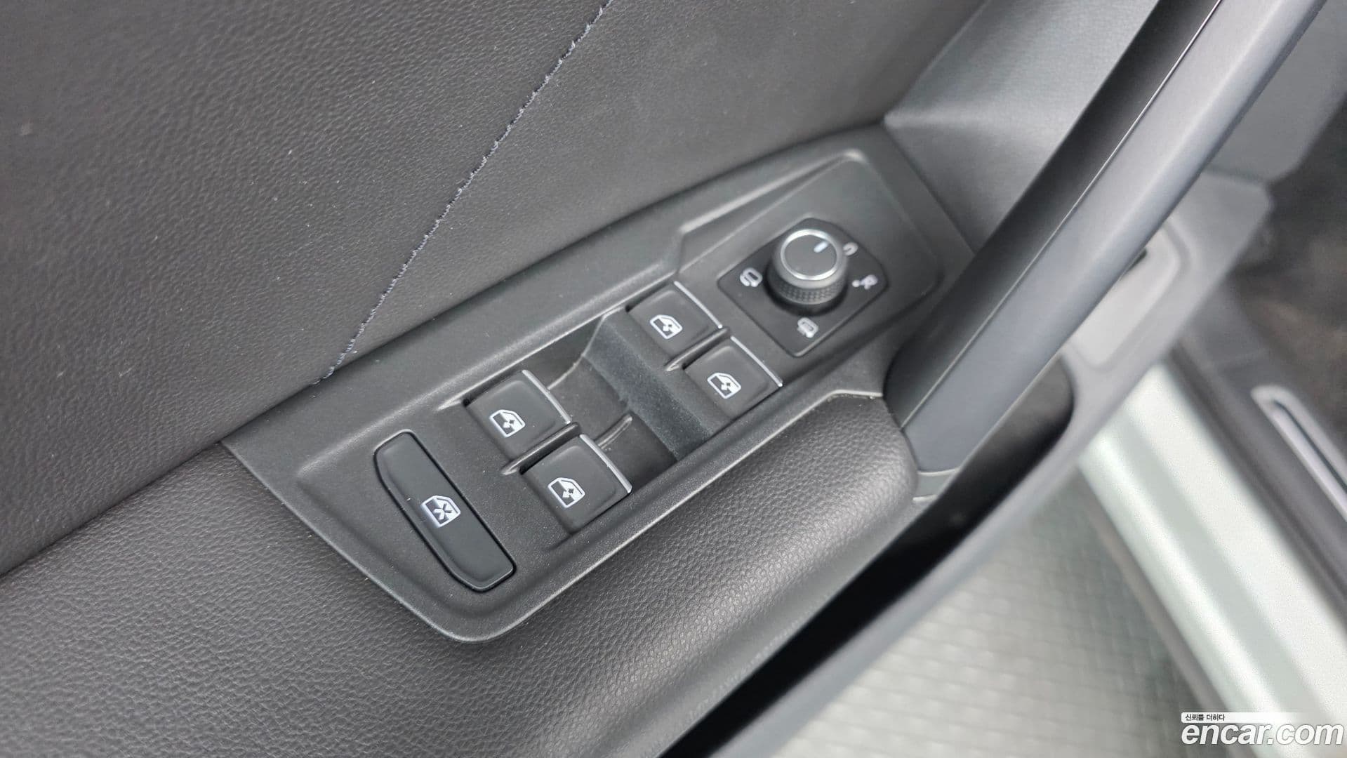 Main__Slider__Photo:Tiguan Volkswagen 2023.6-11