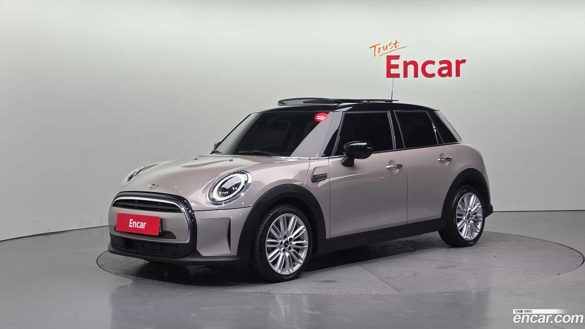 Cooper Mini 2021.10-OUTER-001