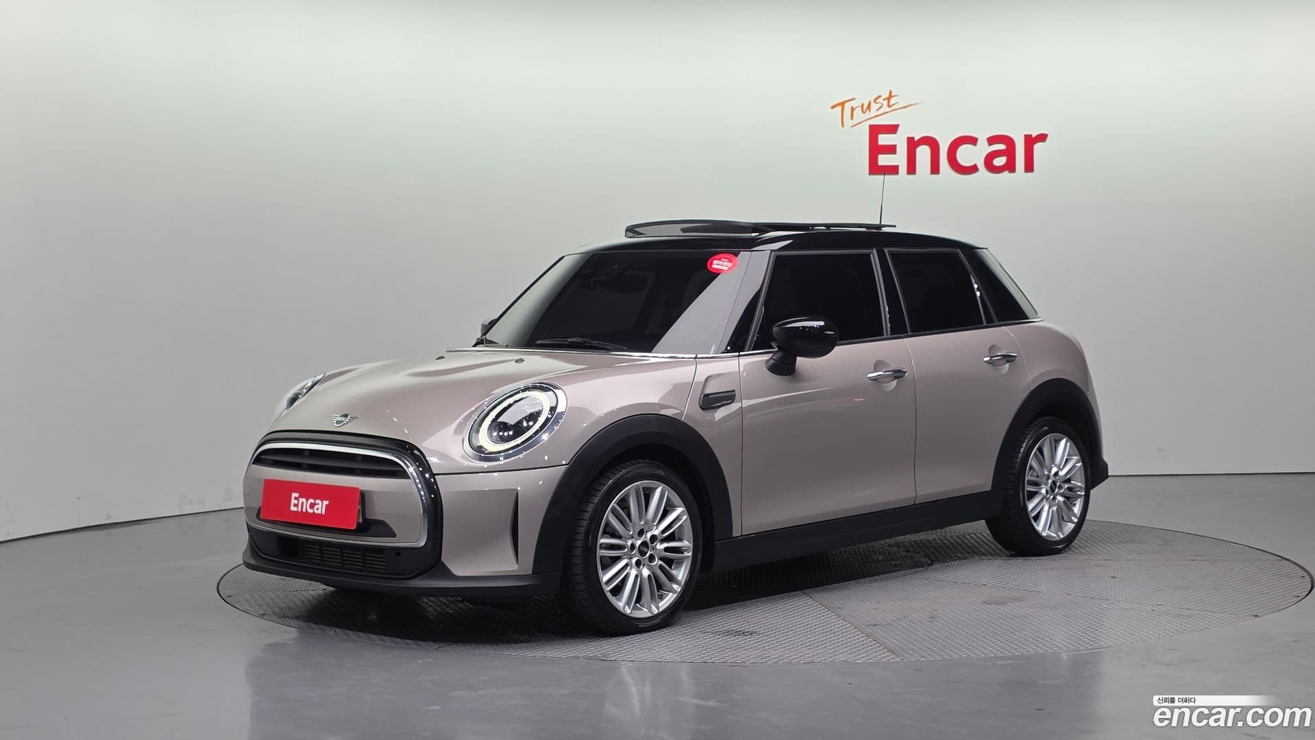 Main__Slider__Photo:Cooper Mini 2021.10-0