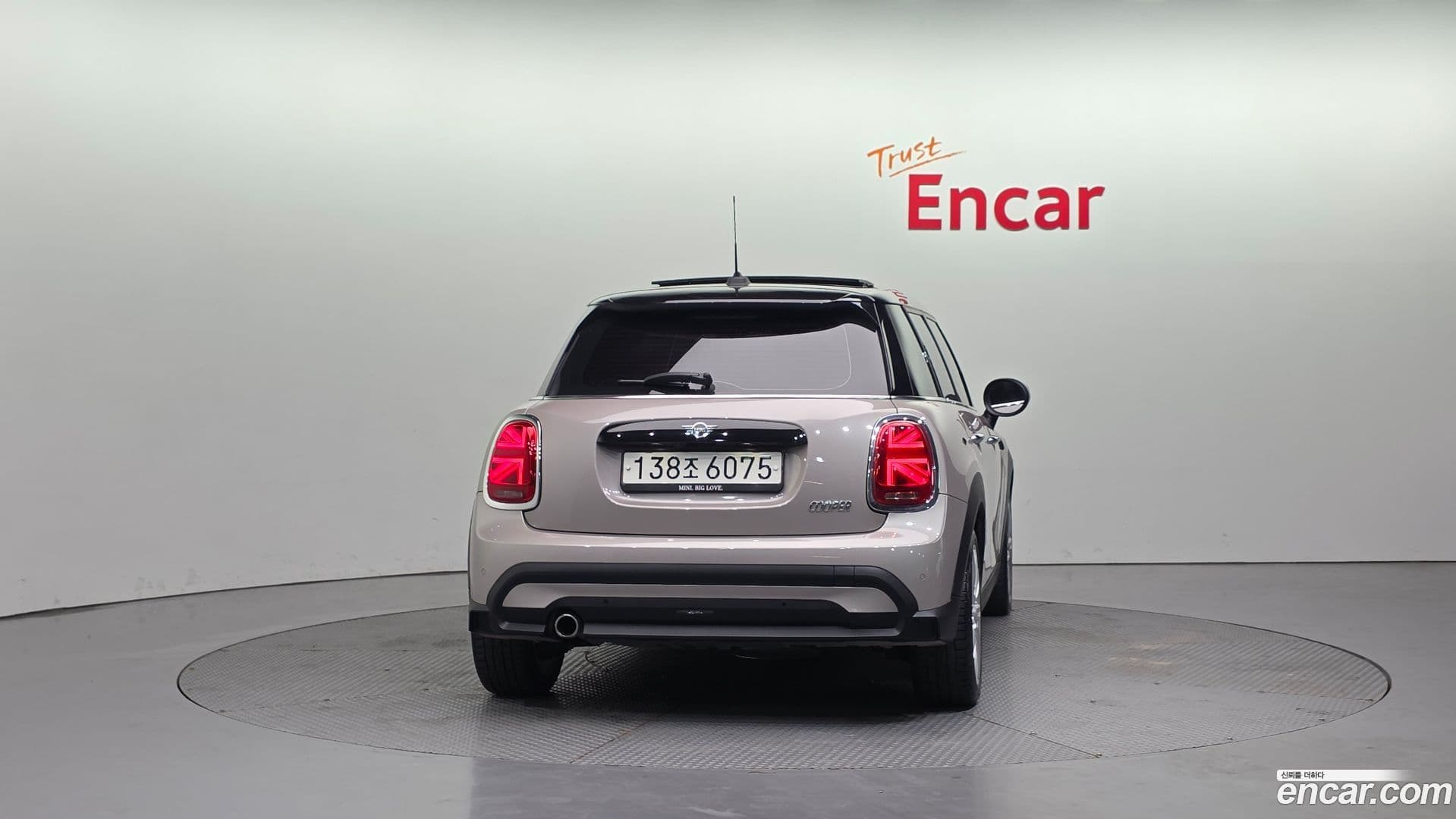 Main__Slider__Photo:Cooper Mini 2021.10-3