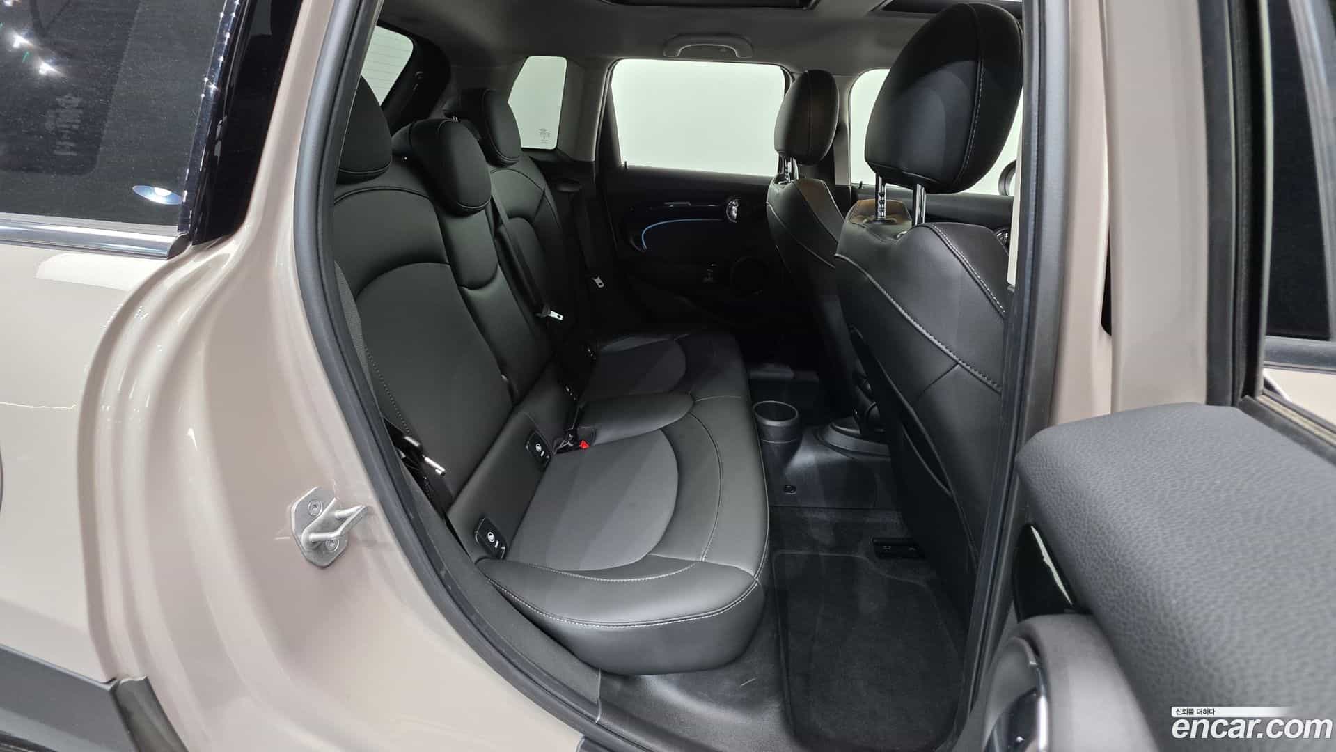 Cooper Mini 2021.10-OPTION-023