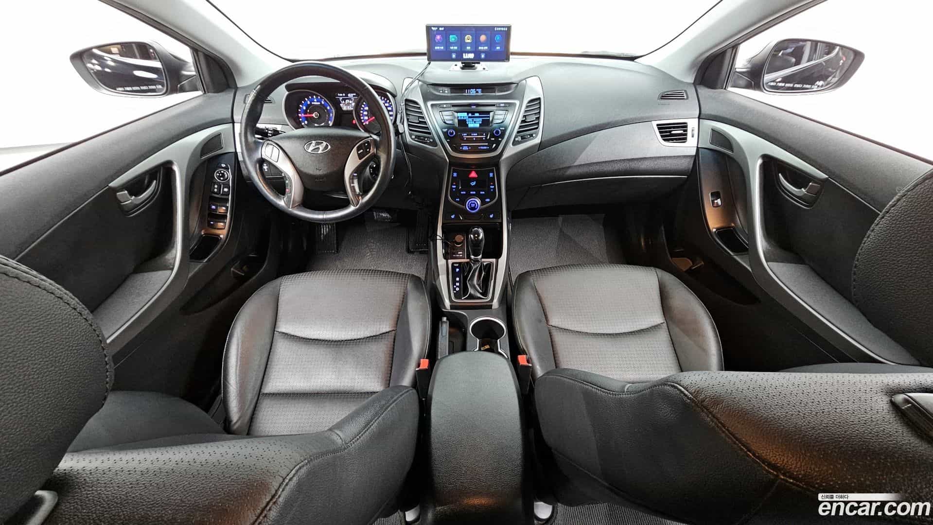 AVANTE Hyundai 2014.9-INNER-007