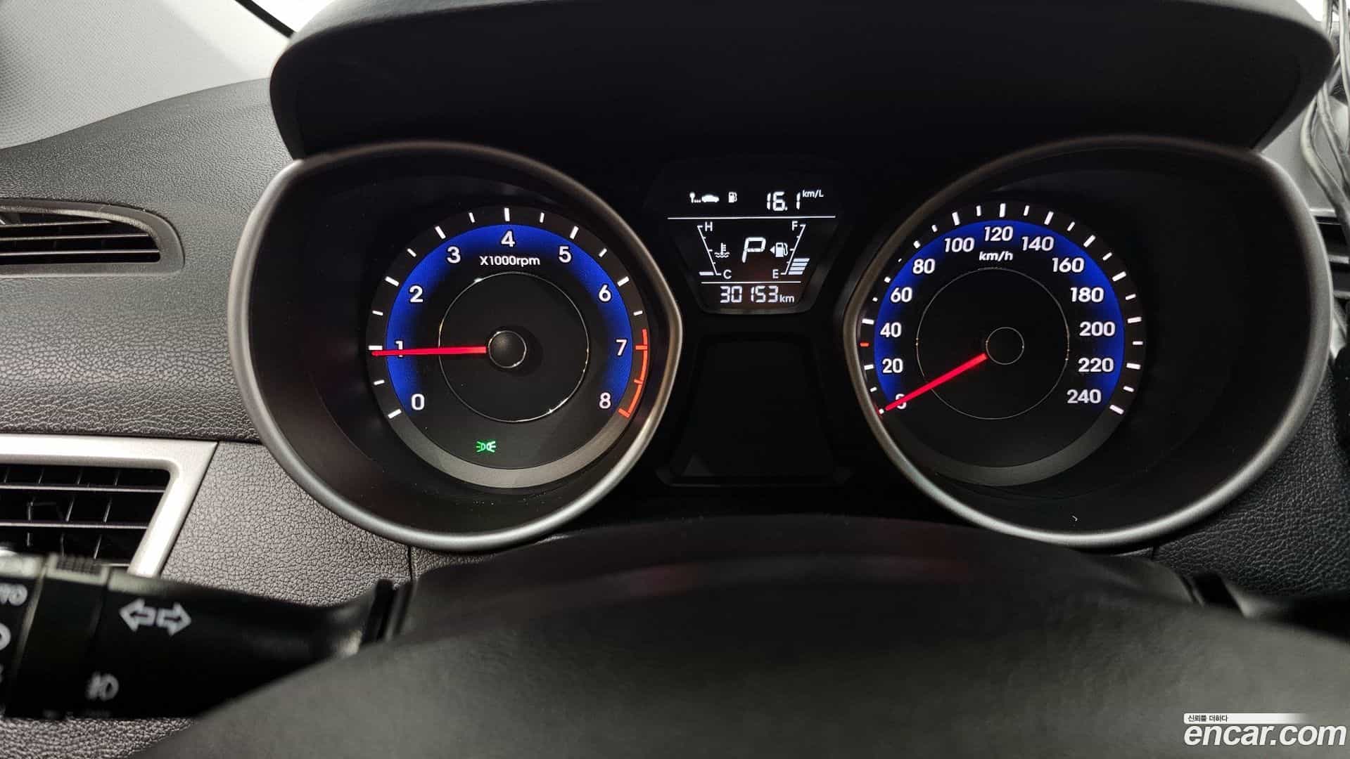 AVANTE Hyundai 2014.9-INNER-008