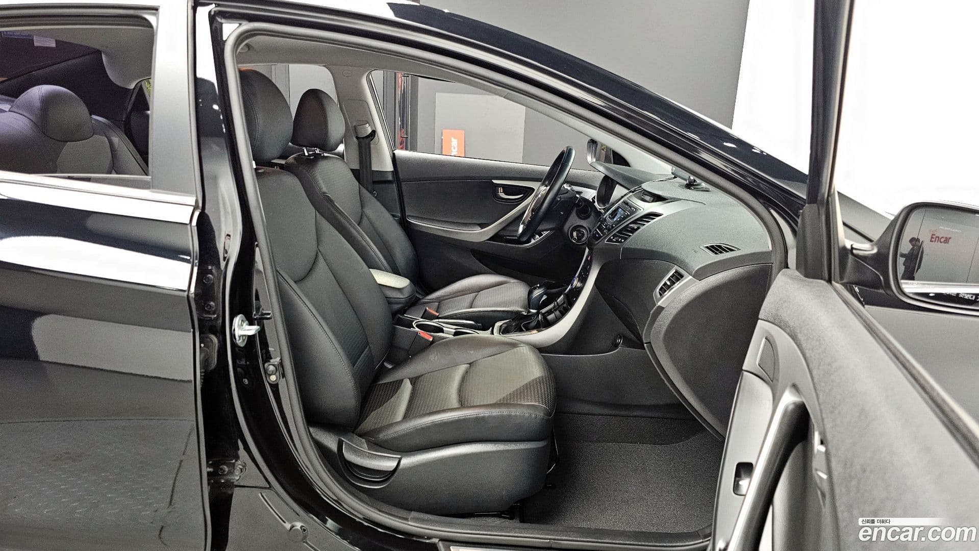 Main__Slider__Photo:AVANTE Hyundai 2014.9-10