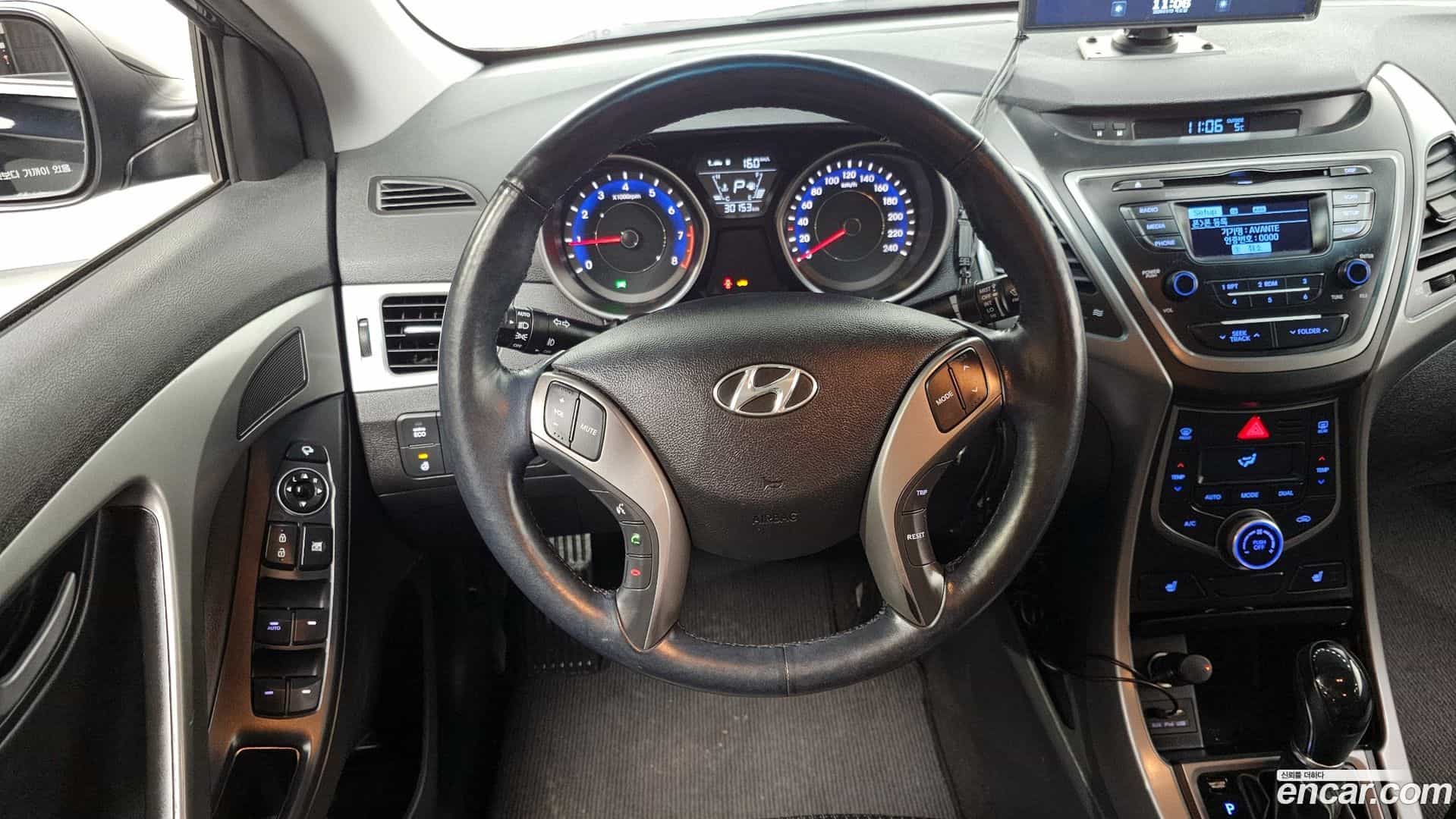 AVANTE Hyundai 2014.9-OPTION-017
