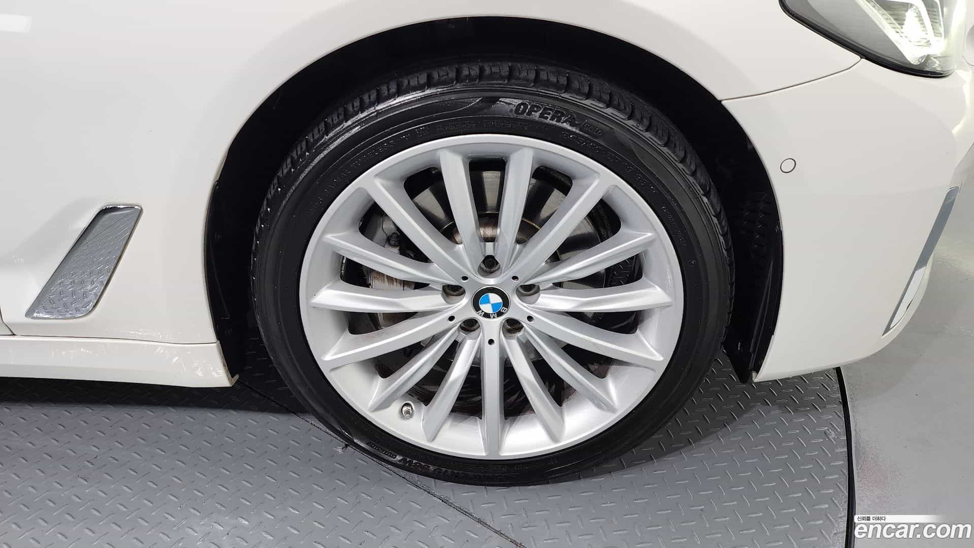 5-Series BMW 2023.6-OUTER-005