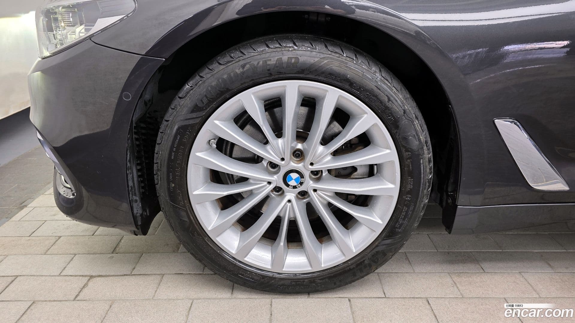 Main__Slider__Photo:5-Series BMW 2019.11-4