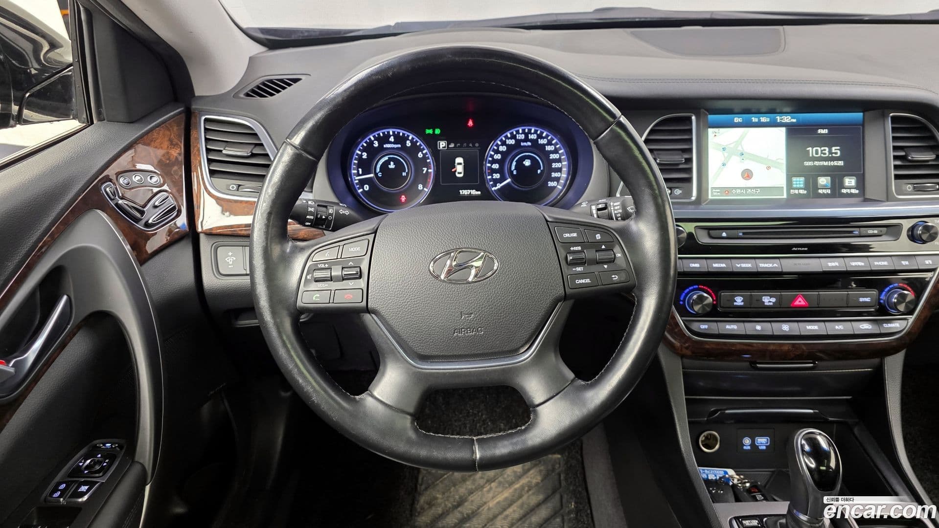 Main__Slider__Photo:Aslan Hyundai 2015.6-12