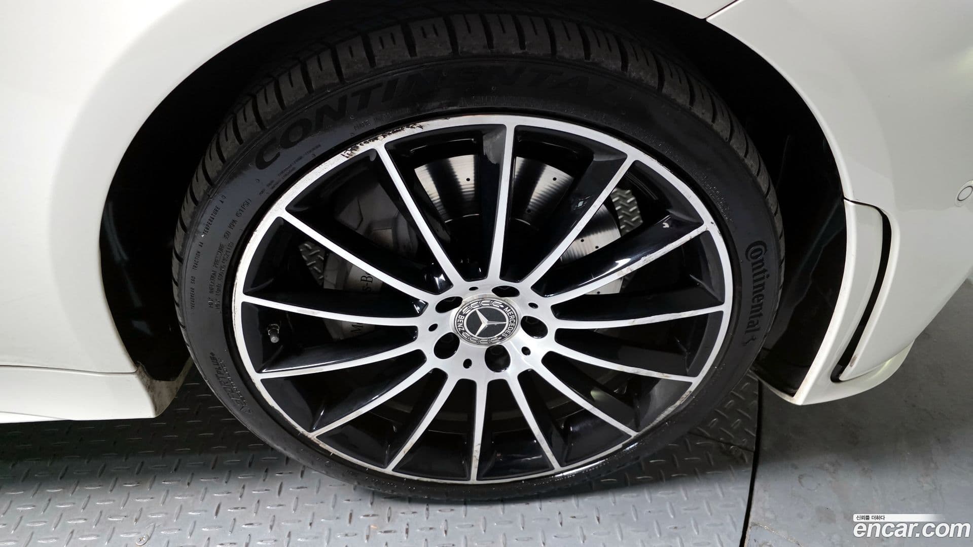 Main__Slider__Photo:CLS-Class Mercedes-Benz 2018.10-4