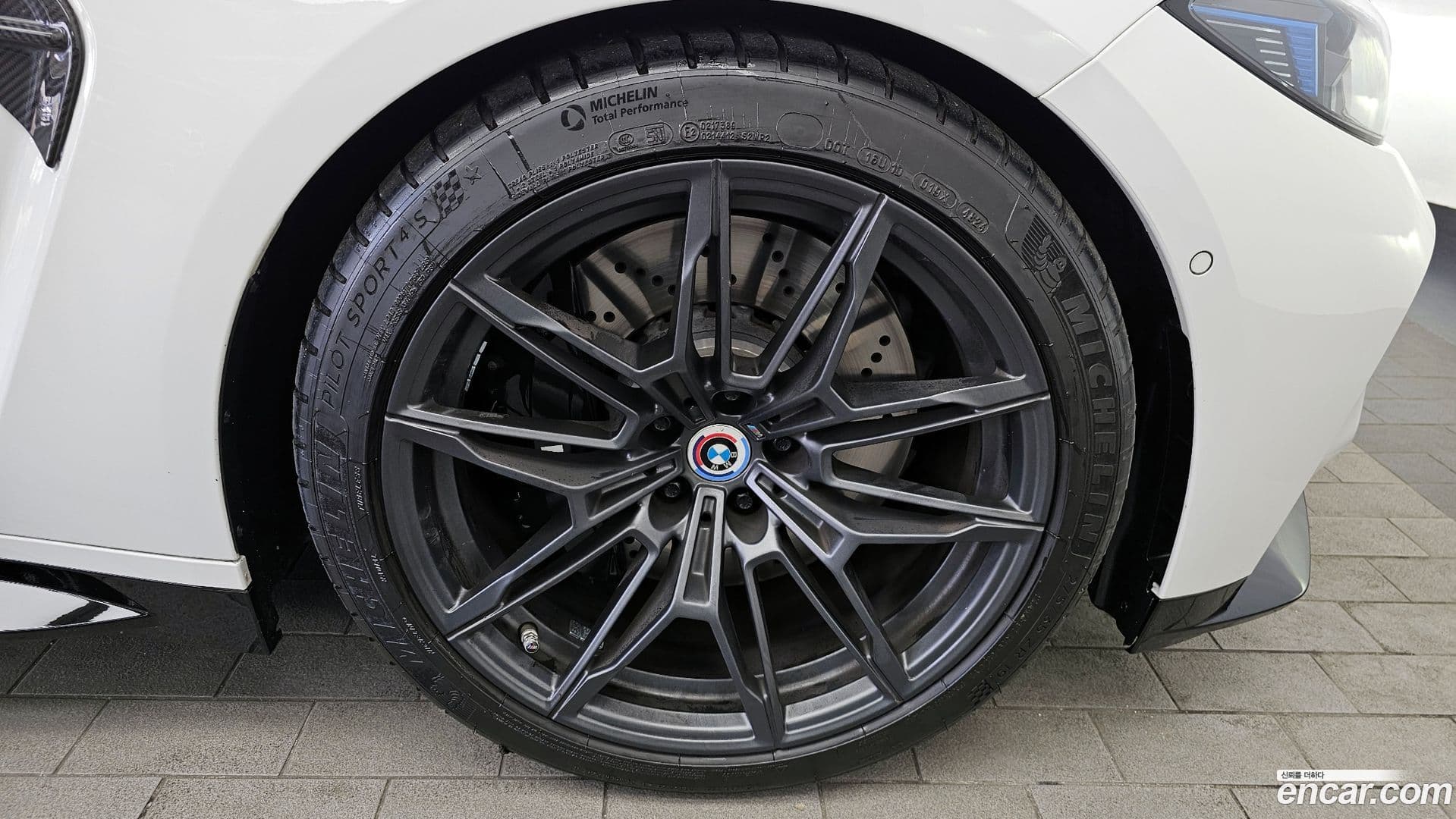 Main__Slider__Photo:M4 BMW 2025.4-4