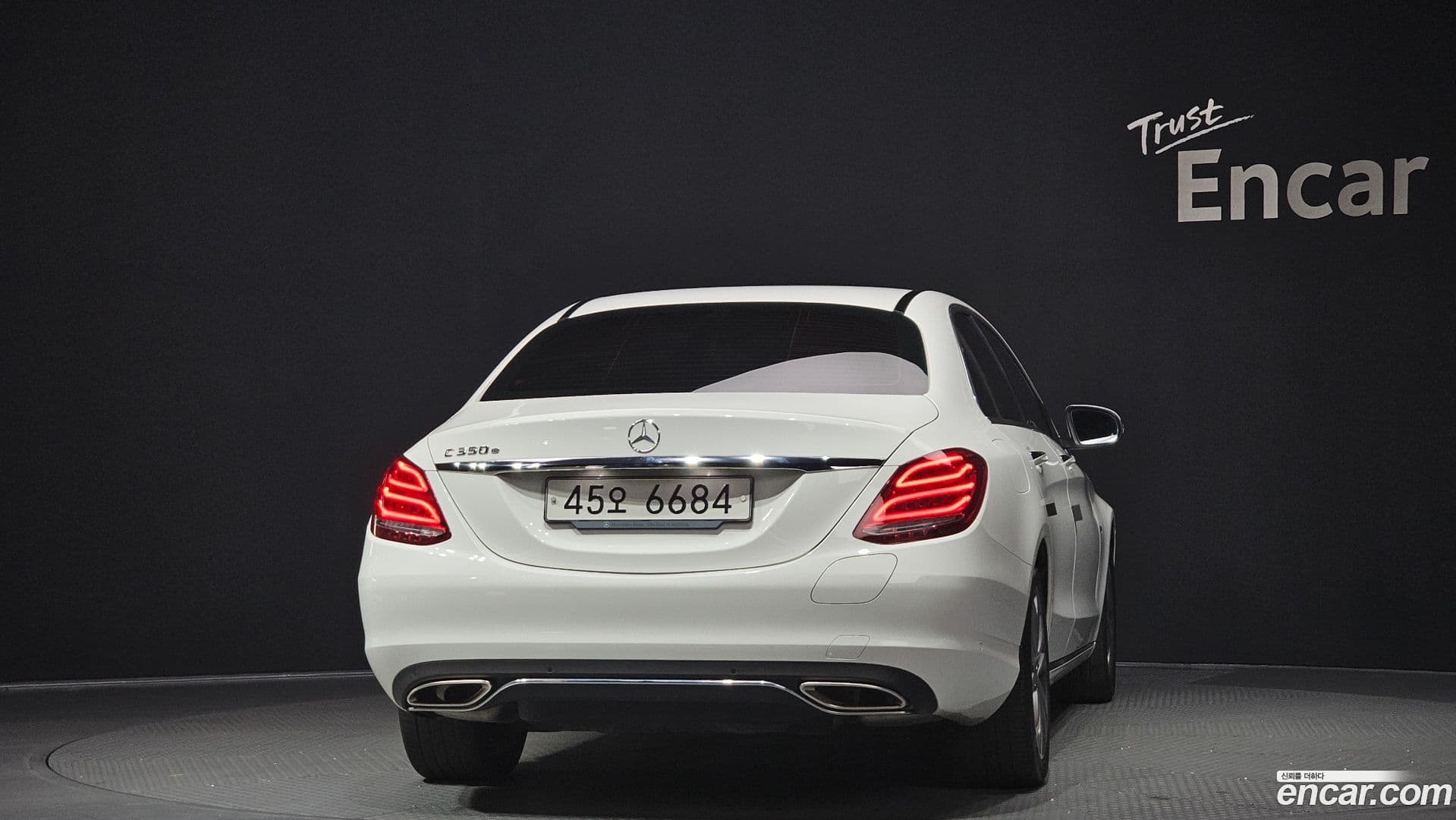 Main__Slider__Photo:C-Class Mercedes-Benz 2018.11-3