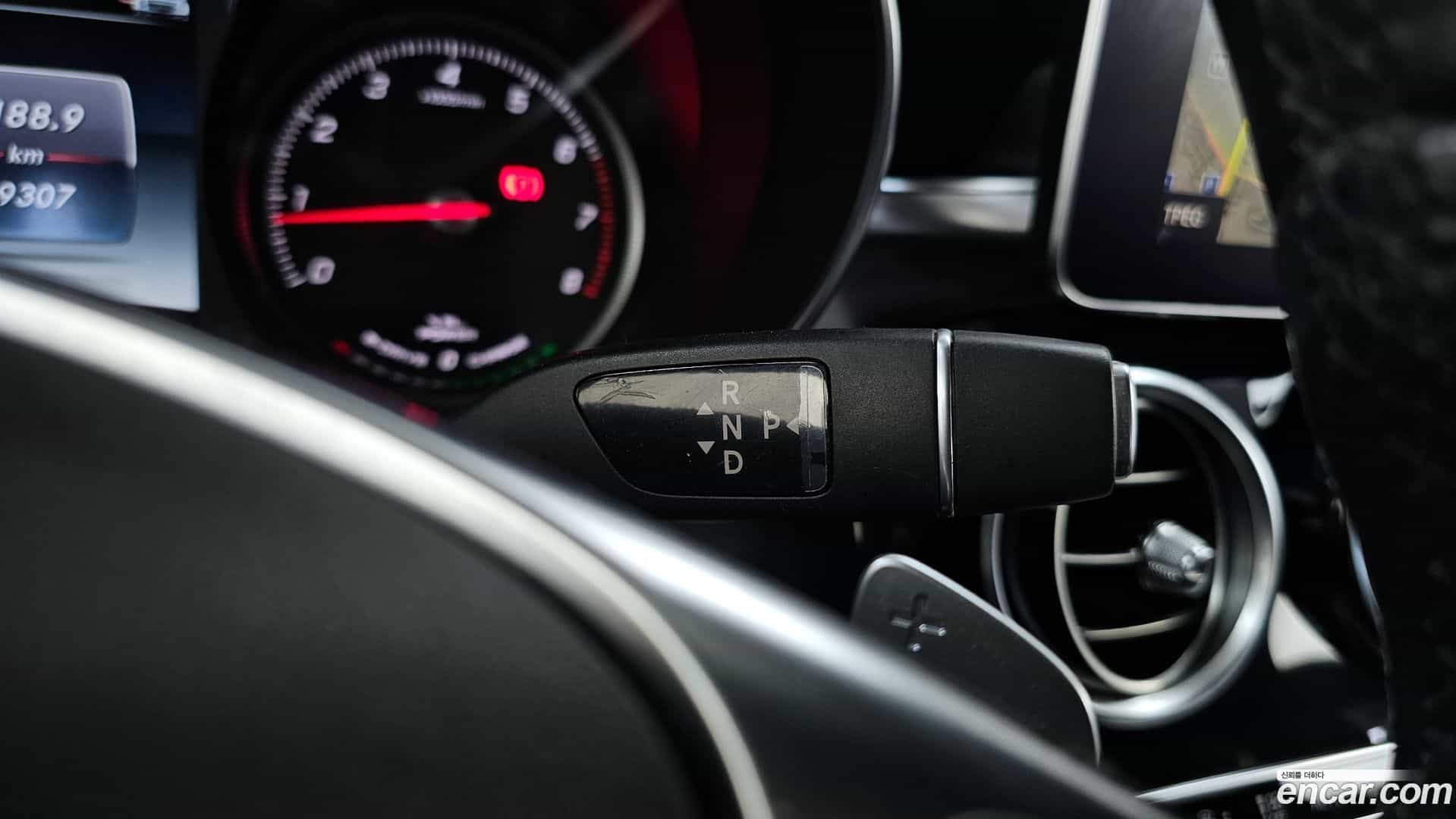 C-Class Mercedes-Benz 2018.11-INNER-009