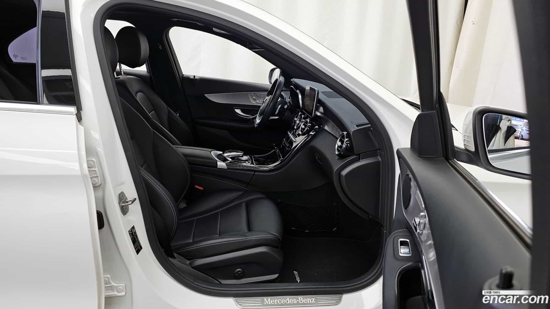 C-Class Mercedes-Benz 2018.11-OPTION-015