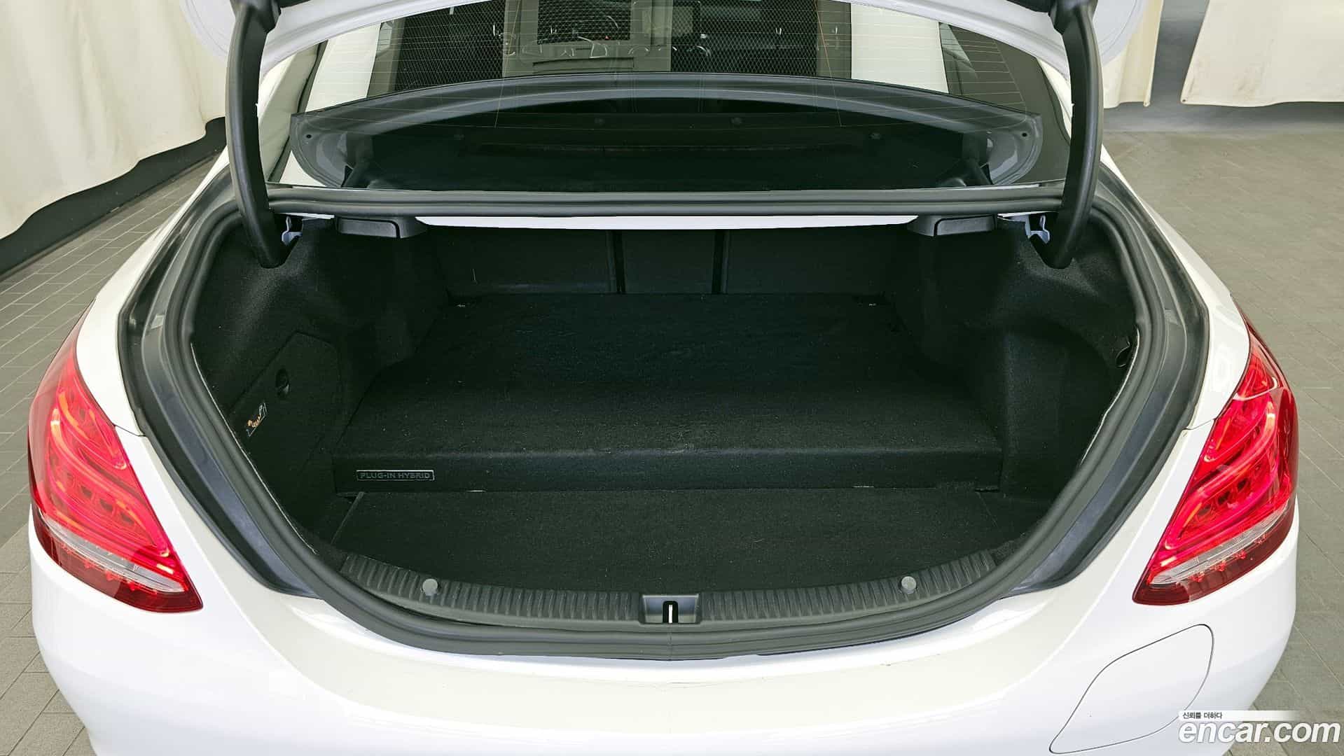 C-Class Mercedes-Benz 2018.11-OPTION-024