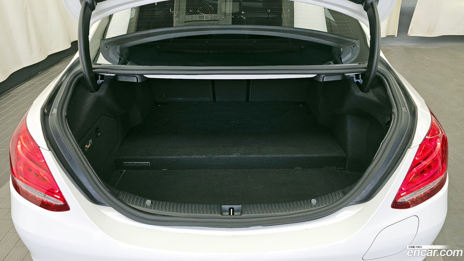 Main__Slider__Photo:C-Class Mercedes-Benz 2018.11-19