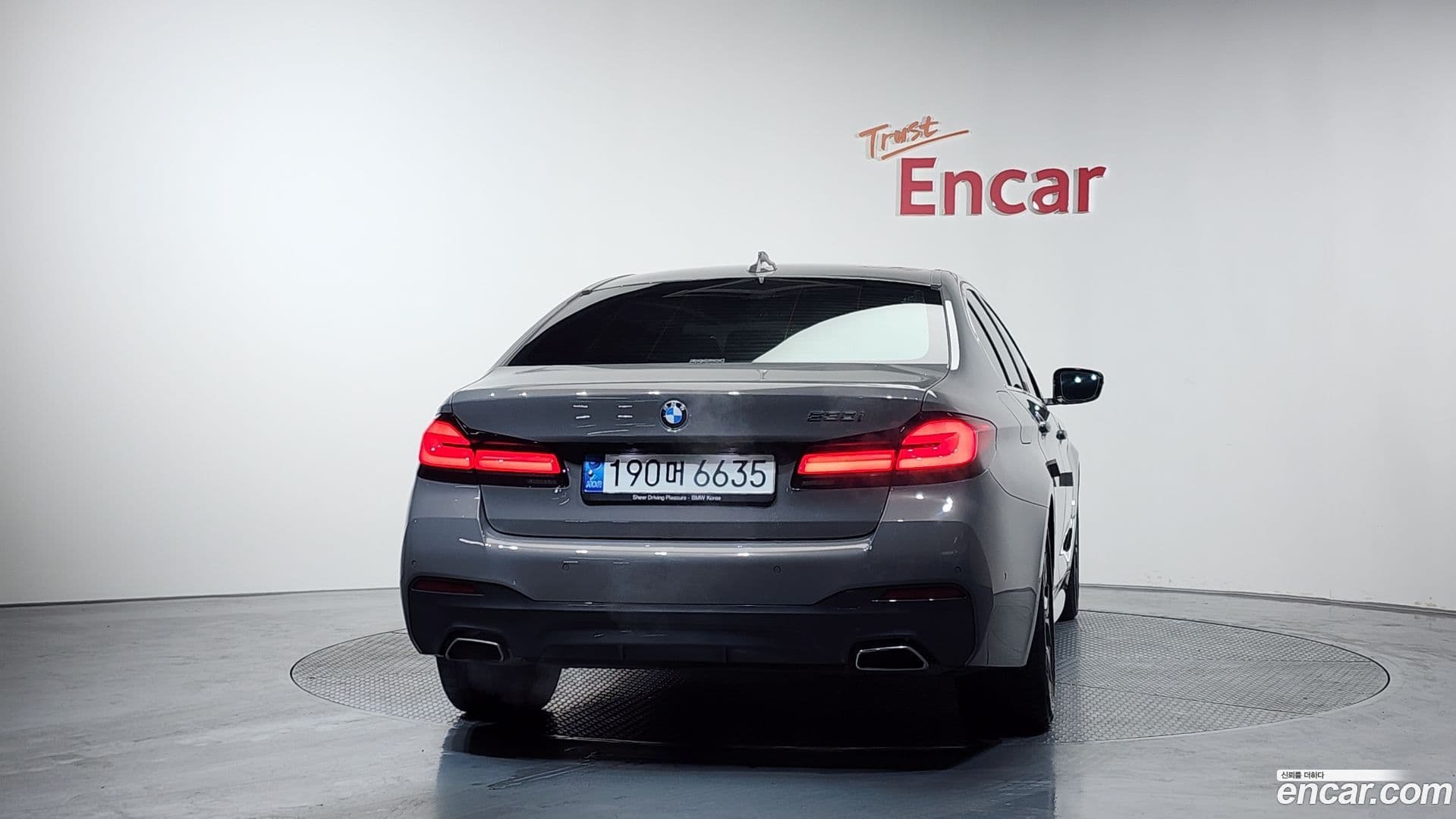 Main__Slider__Photo:5-Series BMW 2022.1-3