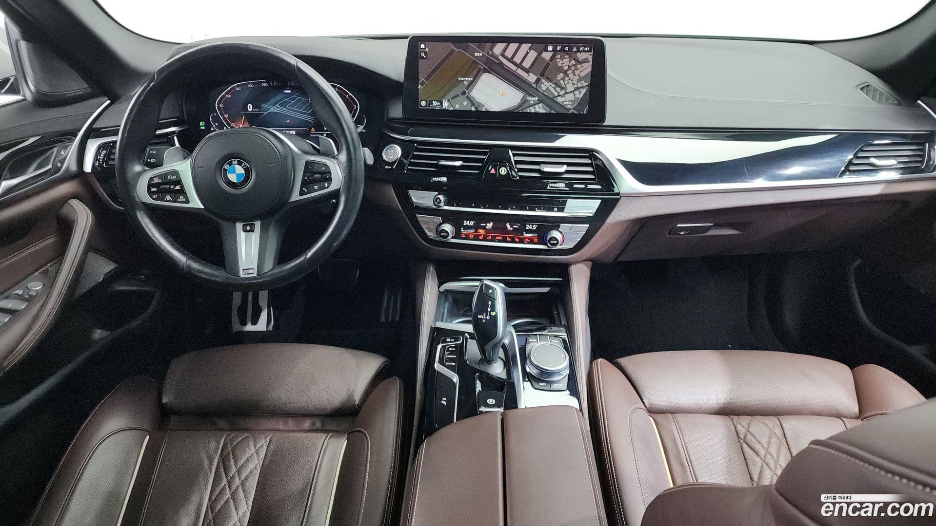 Main__Slider__Photo:5-Series BMW 2022.1-6