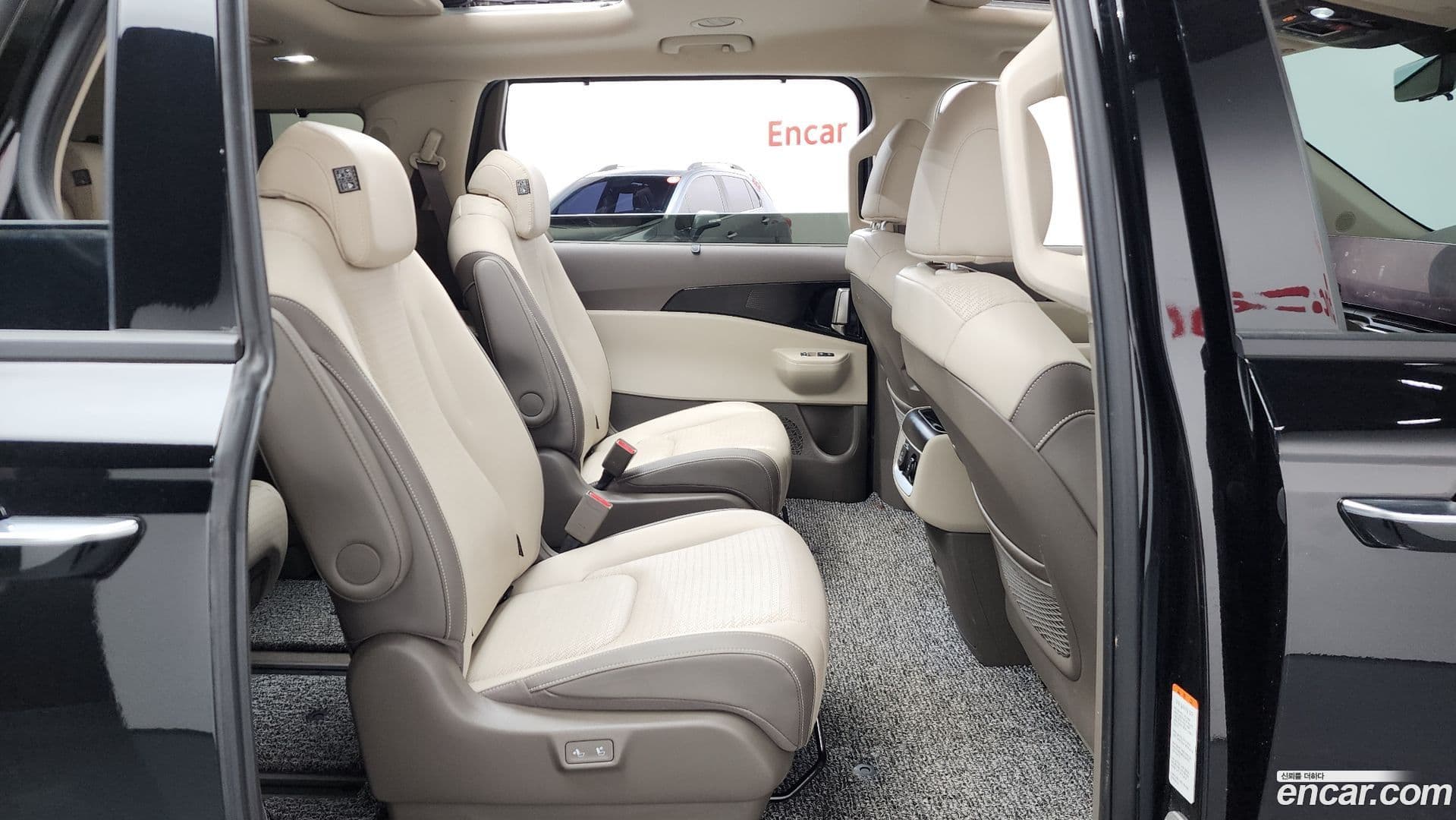 Main__Slider__Photo:Canival Kia 2024.6-11