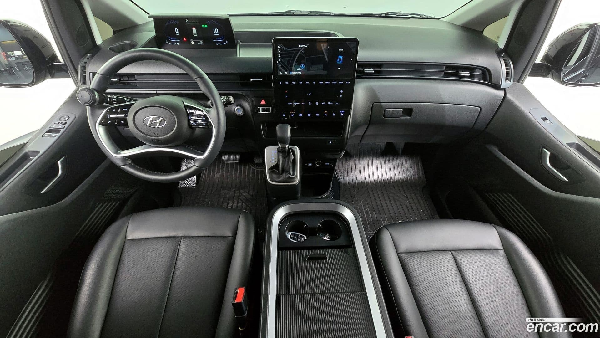 Main__Slider__Photo:Staria Hyundai 2024.0-6