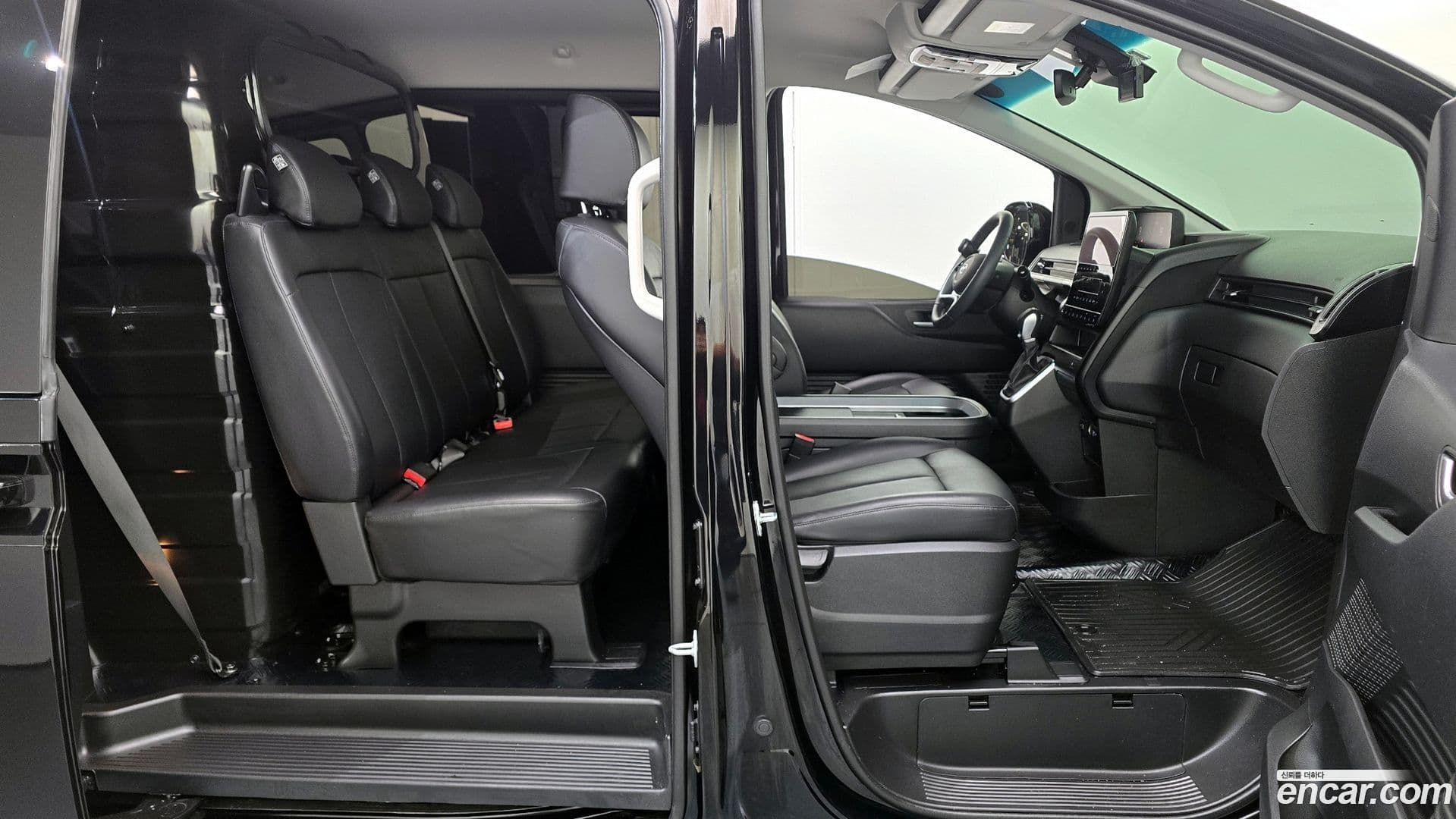 Main__Slider__Photo:Staria Hyundai 2024.0-9