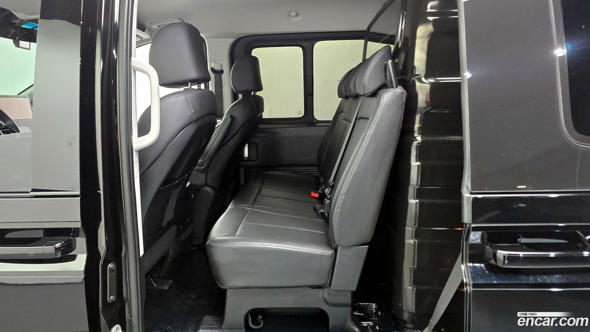 Main__Slider__Photo:Staria Hyundai 2024.0-11