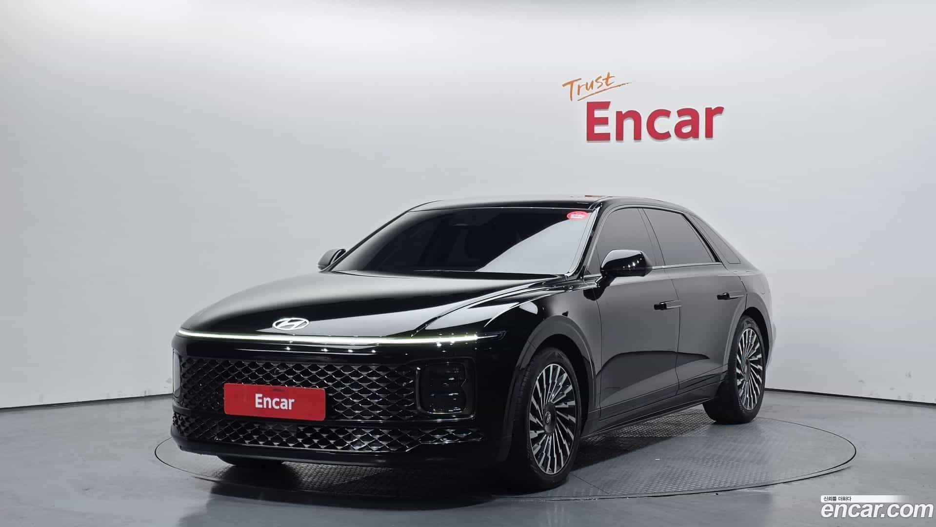 Grandeur Hyundai 2023.1-OUTER-001