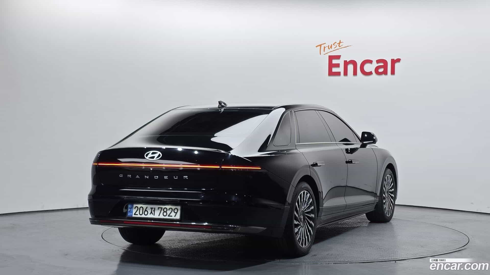 Grandeur Hyundai 2023.1-OUTER-002