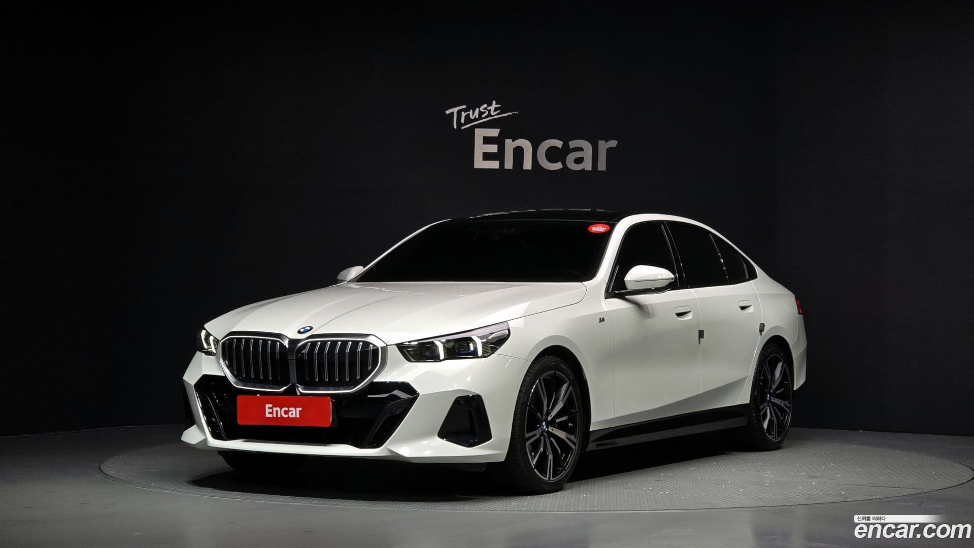 Main__Slider__Photo:5-Series BMW 2024.10-0