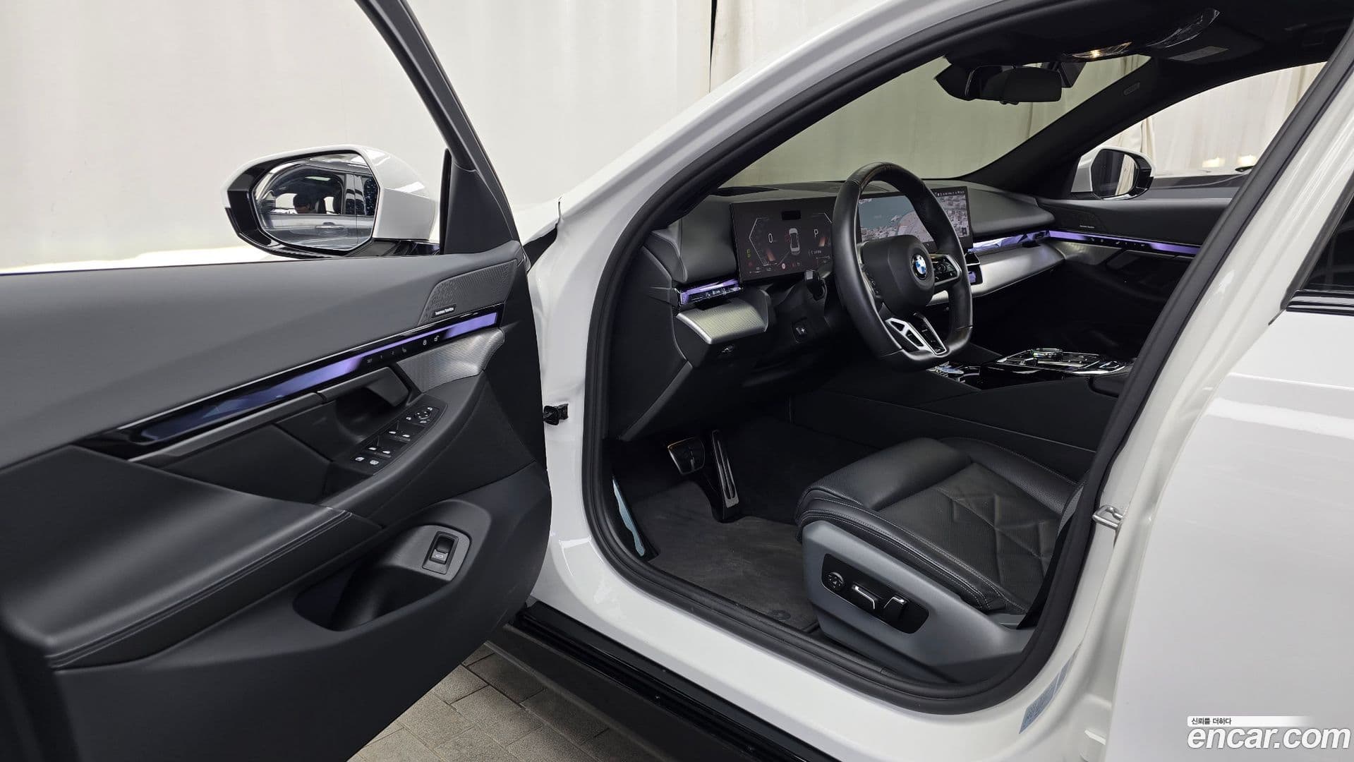 Main__Slider__Photo:5-Series BMW 2024.10-9