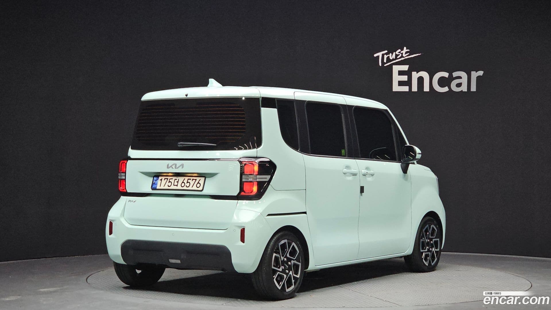 Main__Slider__Photo:RAY Kia 2024.1-1