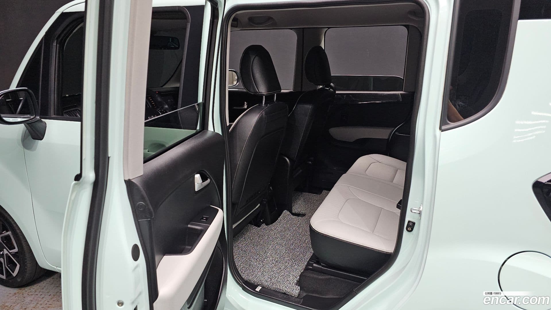 Main__Slider__Photo:RAY Kia 2024.1-18