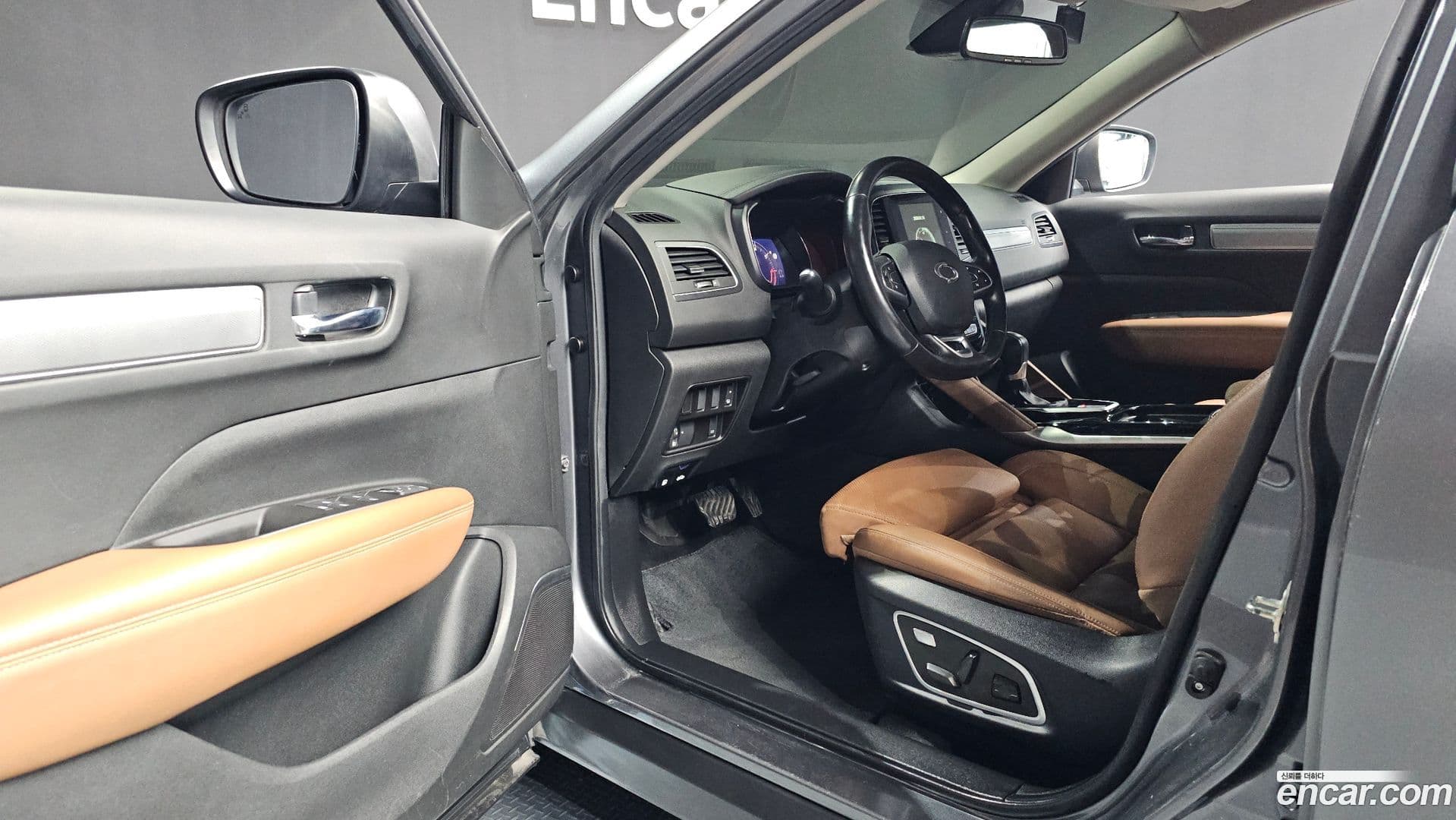 Main__Slider__Photo:QM6 Renault-KoreaSamsung 2021.3-9