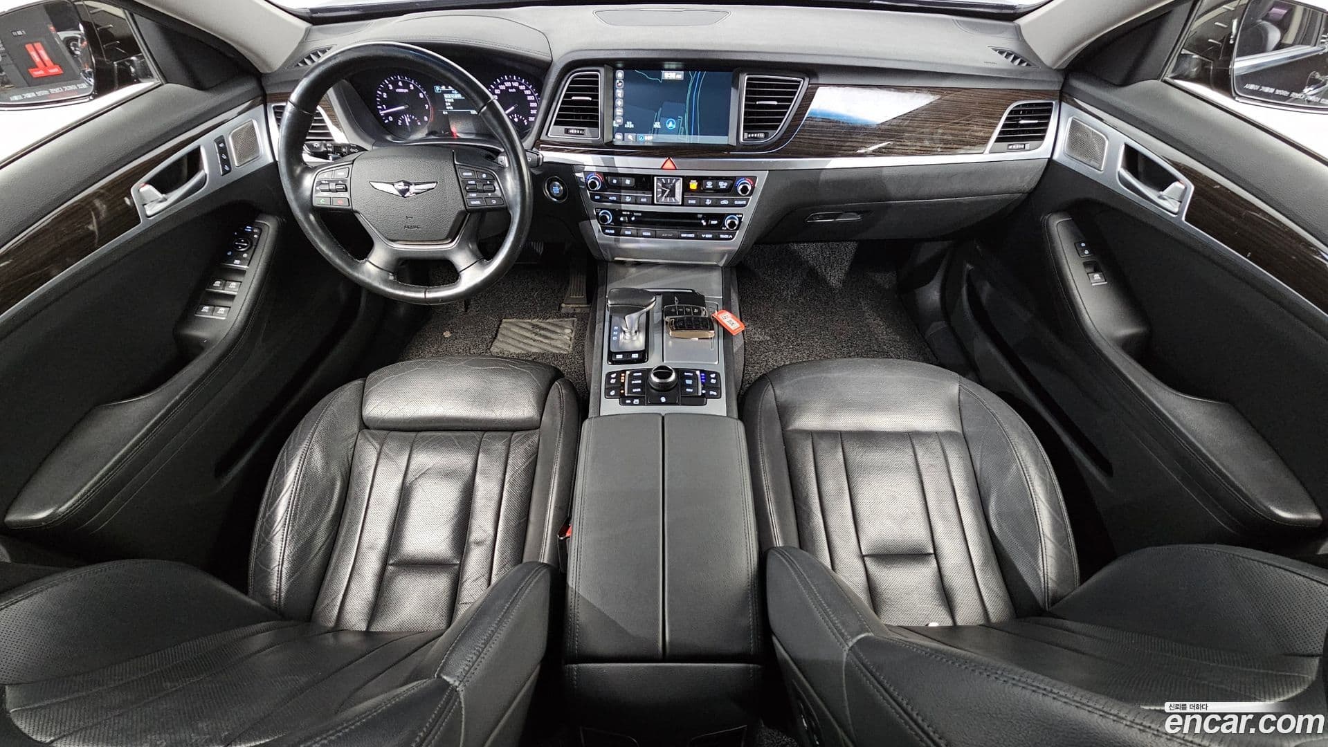 Main__Slider__Photo:G80 Genesis 2017.5-6