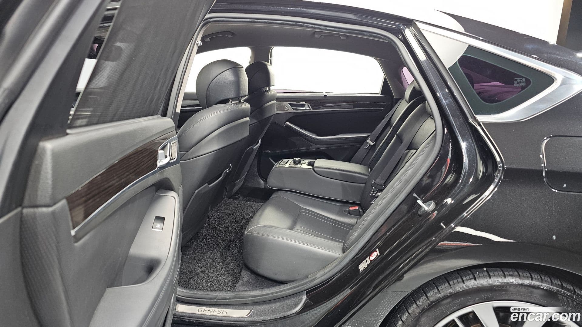 Main__Slider__Photo:G80 Genesis 2017.5-10