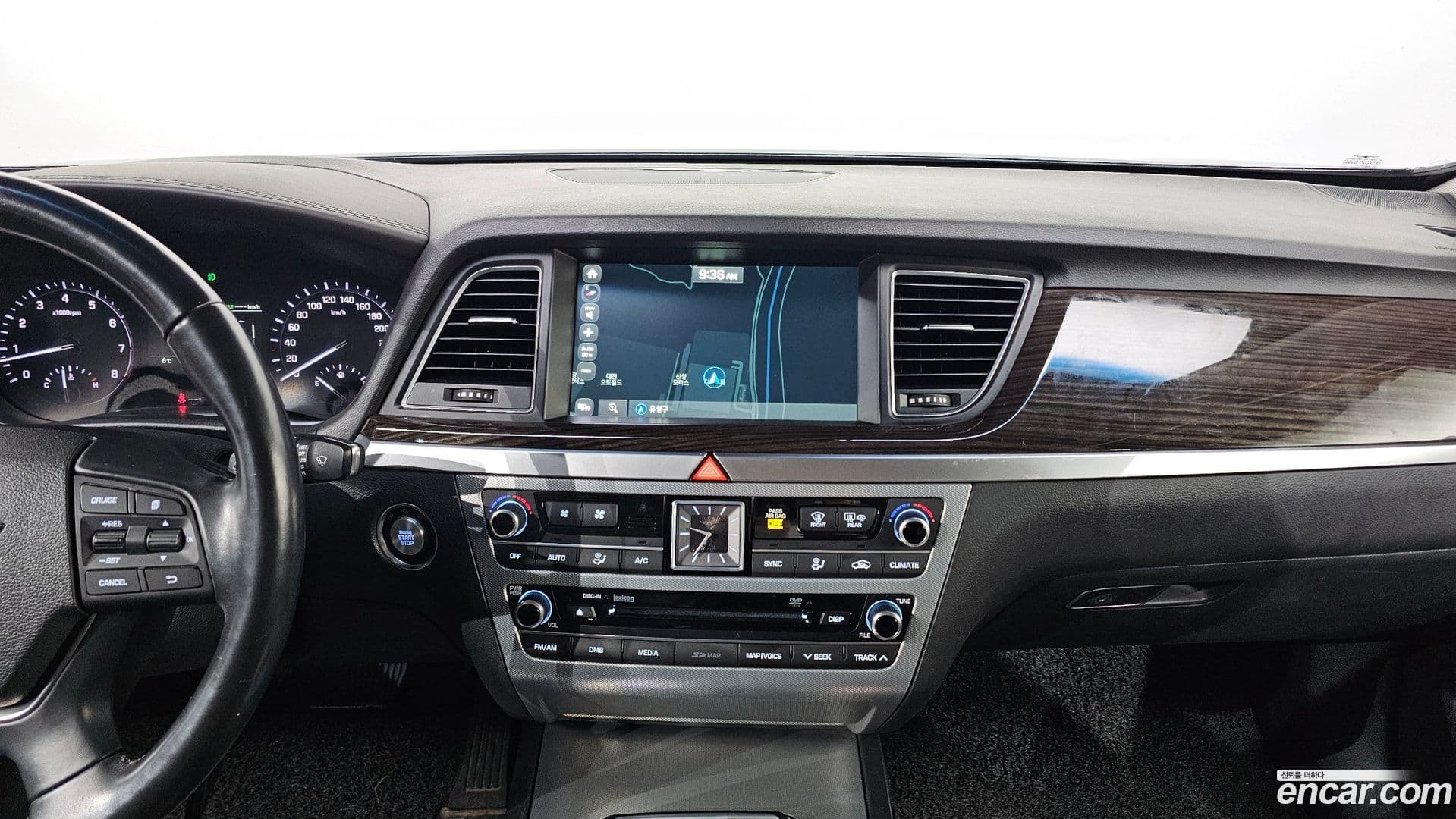 Main__Slider__Photo:G80 Genesis 2017.5-16