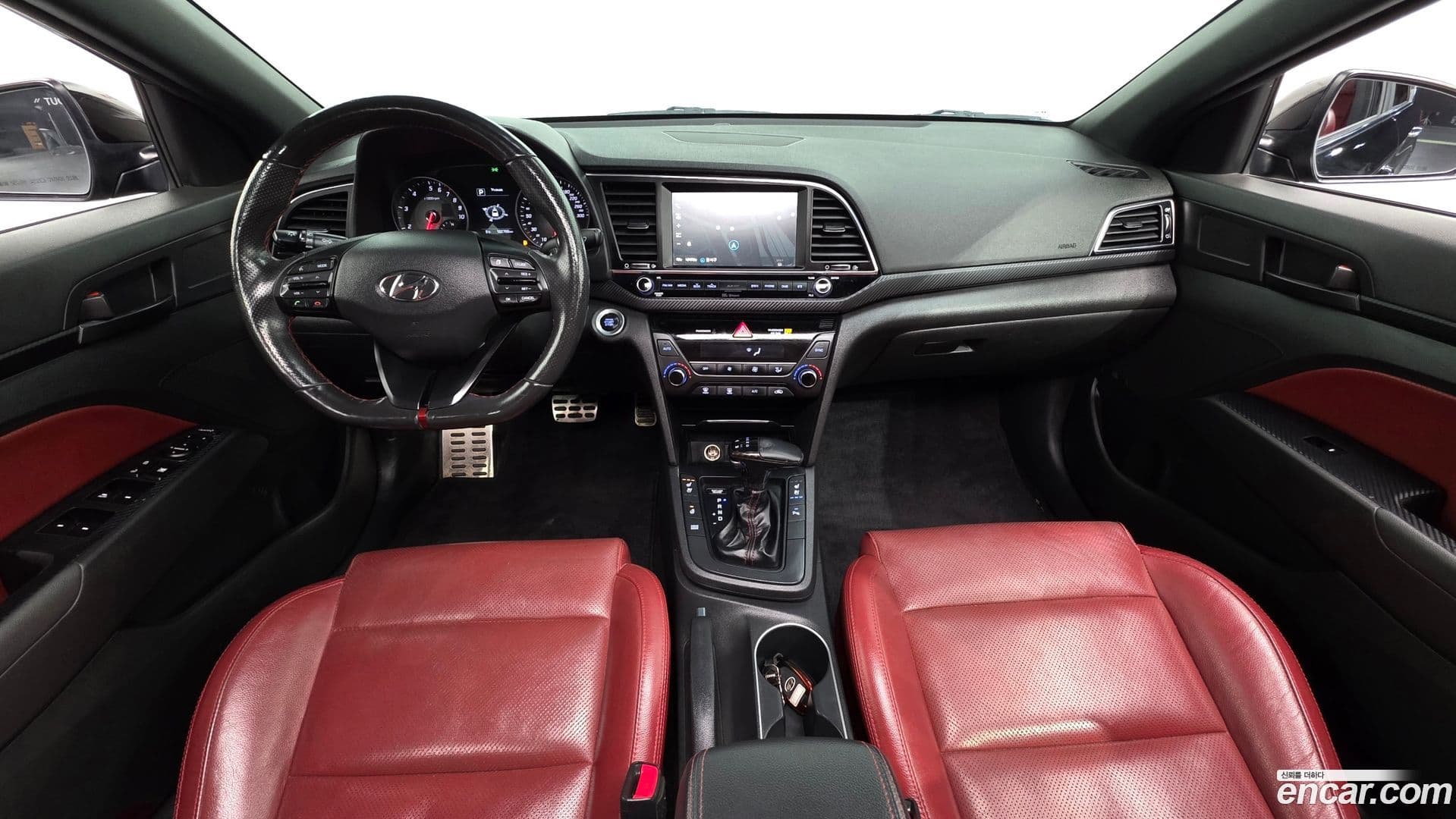 Main__Slider__Photo:AVANTE Hyundai 2016.9-6