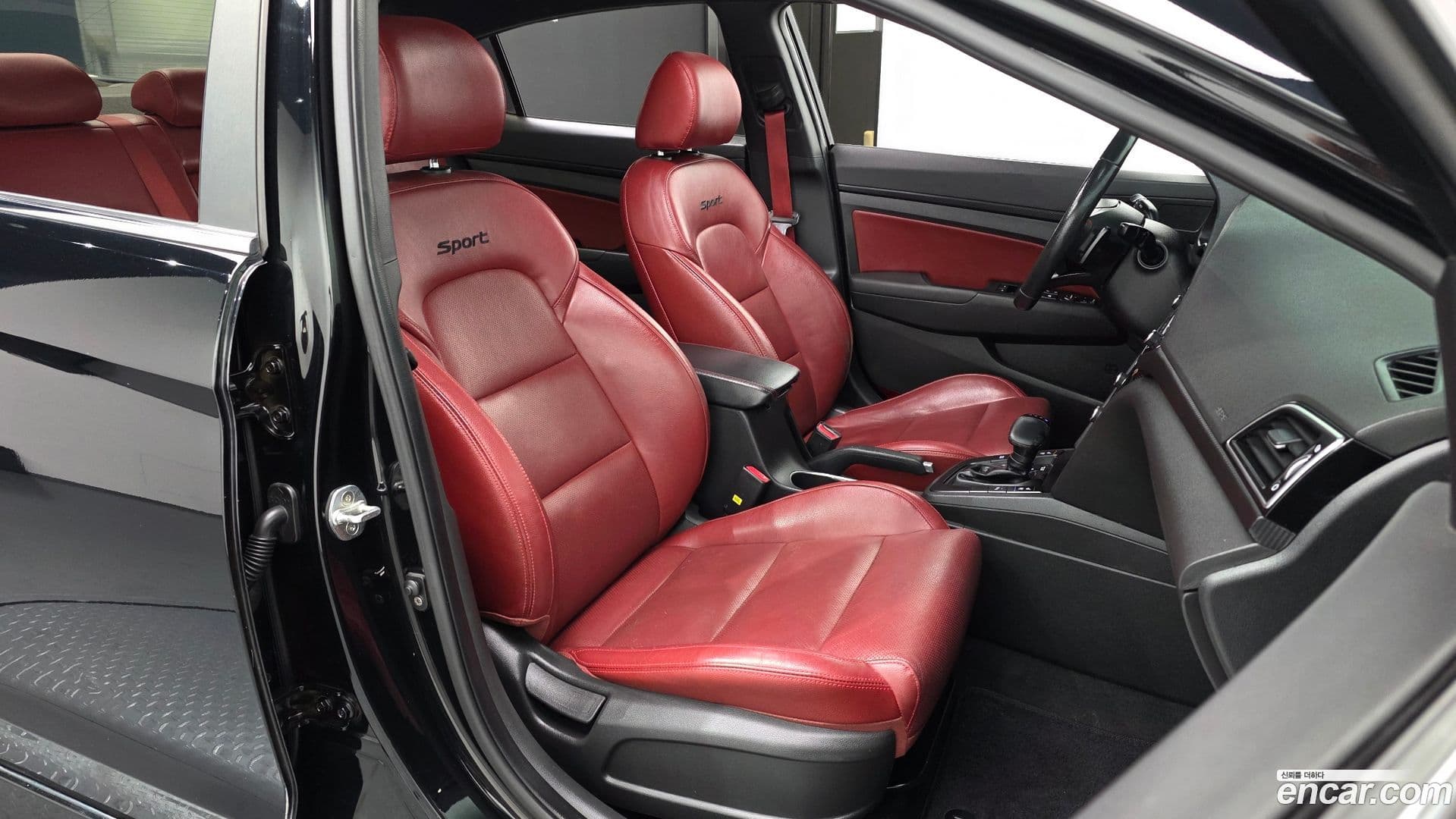 Main__Slider__Photo:AVANTE Hyundai 2016.9-9