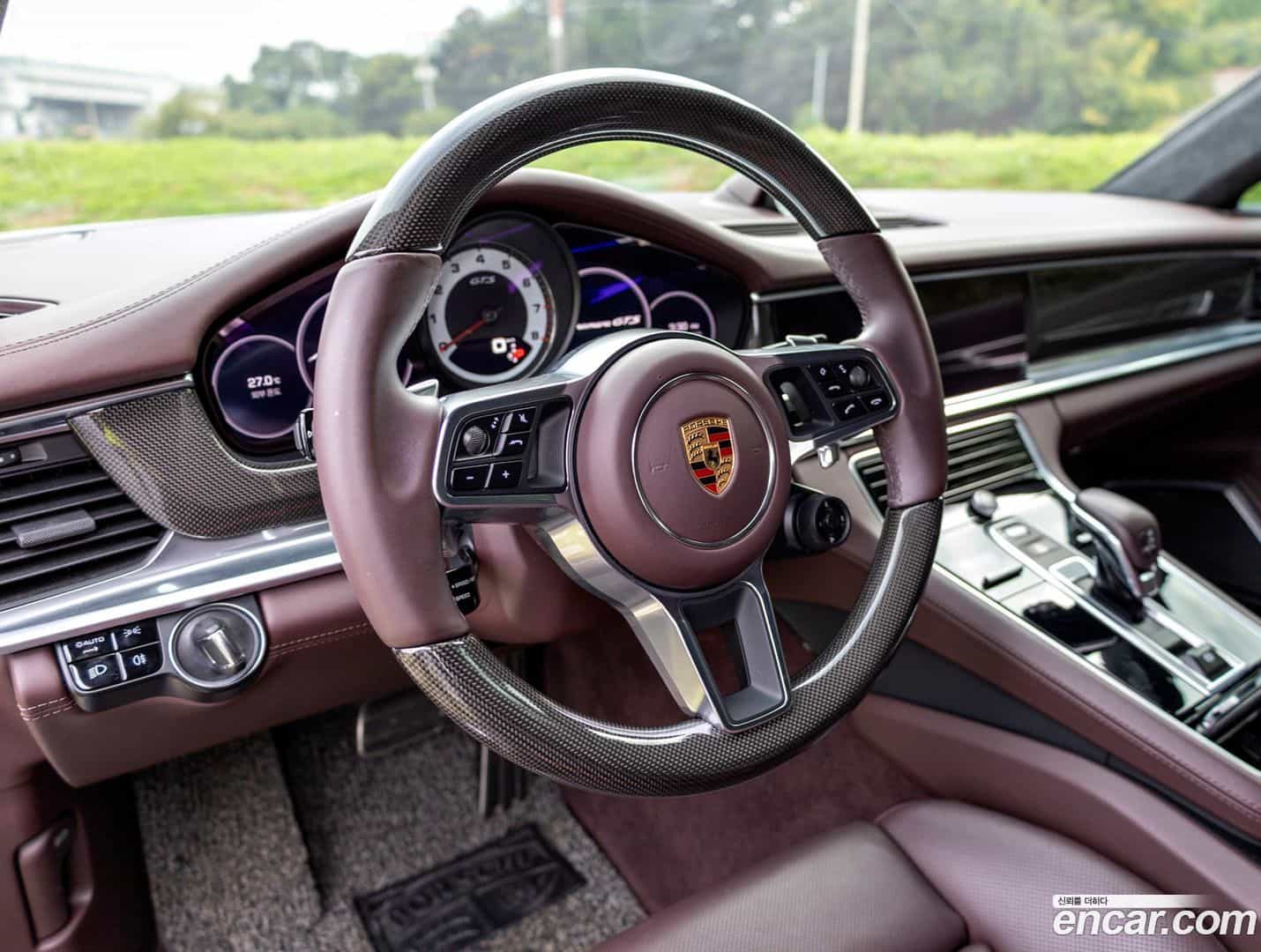 Panamera Porsche 2019.6-INNER-008