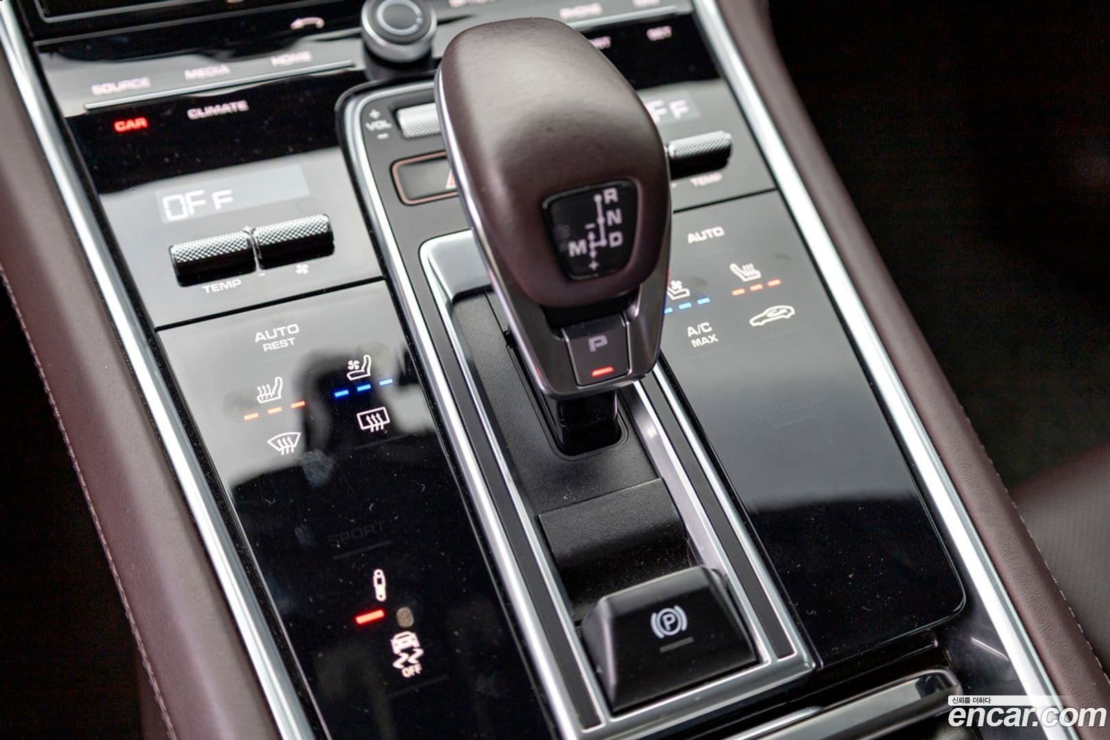 Main__Slider__Photo:Panamera Porsche 2019.6-15