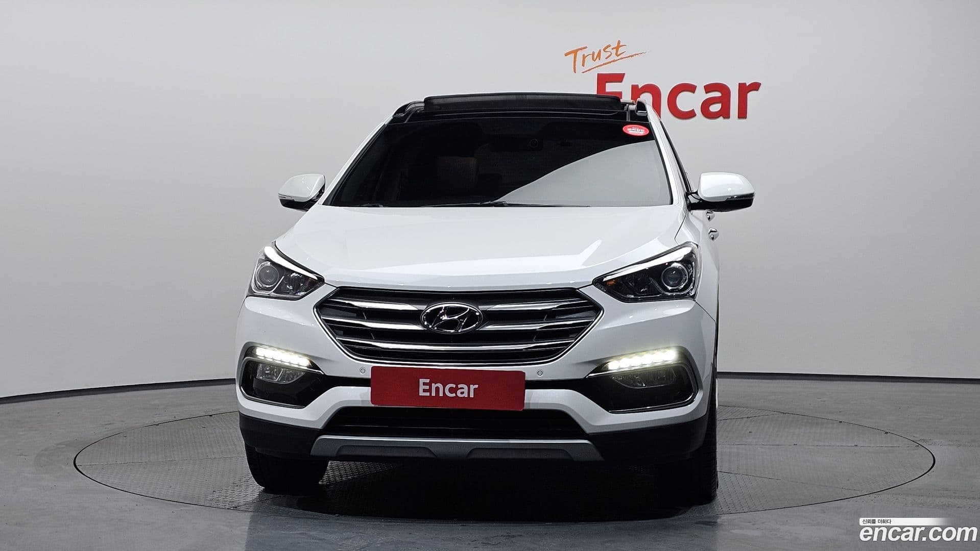 Main__Slider__Photo:Santafe Hyundai 2015.9-2