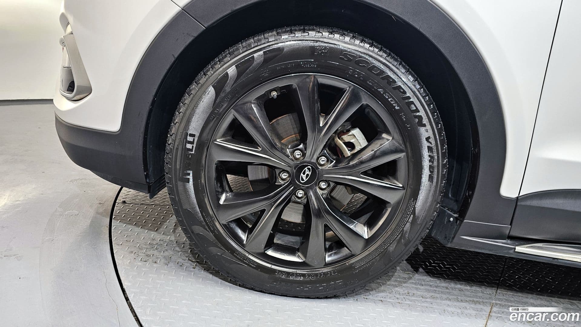 Main__Slider__Photo:Santafe Hyundai 2015.9-4