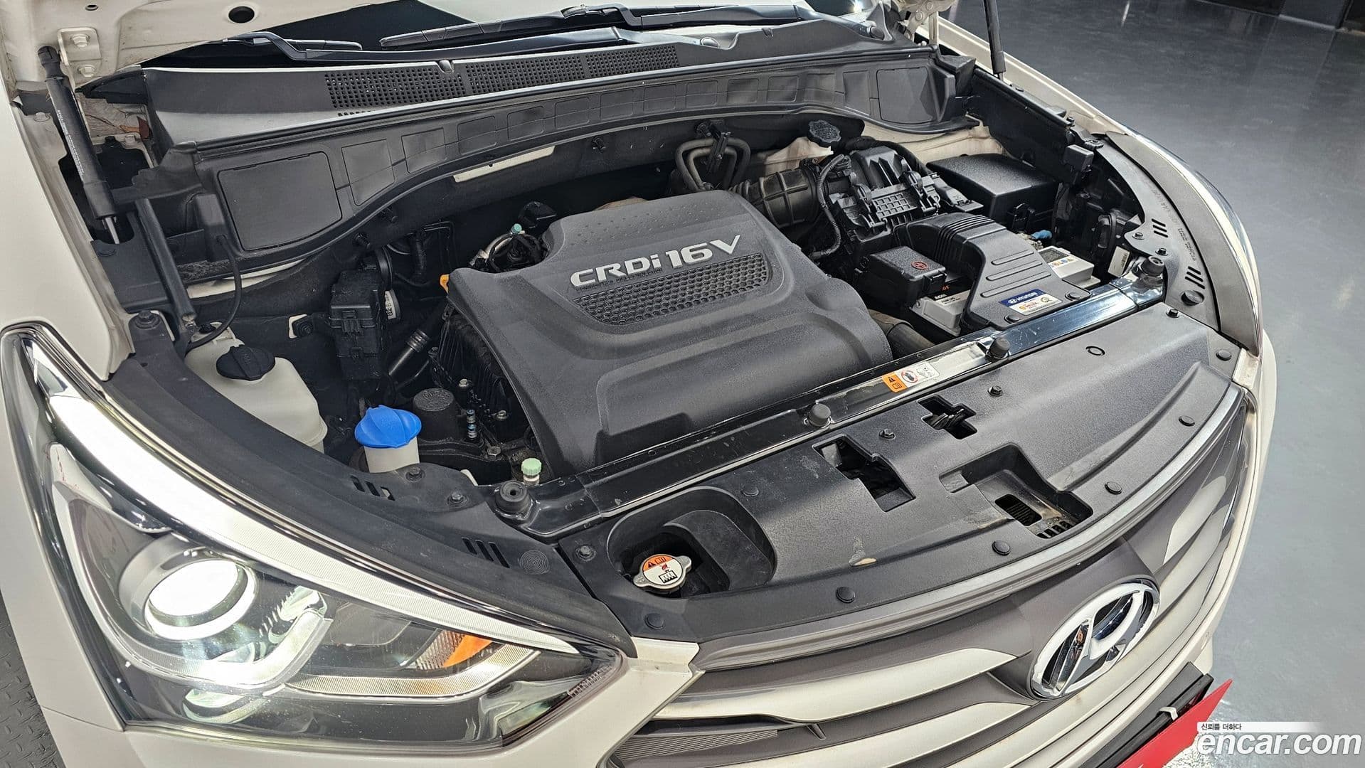 Main__Slider__Photo:Santafe Hyundai 2015.9-5