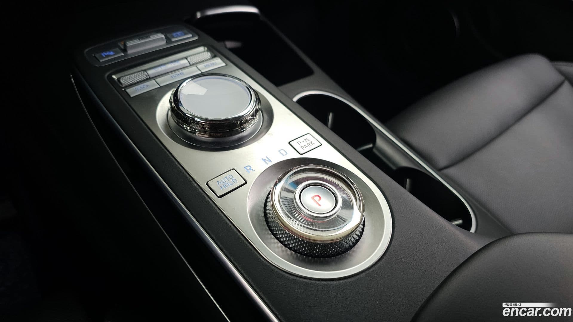 Main__Slider__Photo:GV70 Genesis 2021.5-8