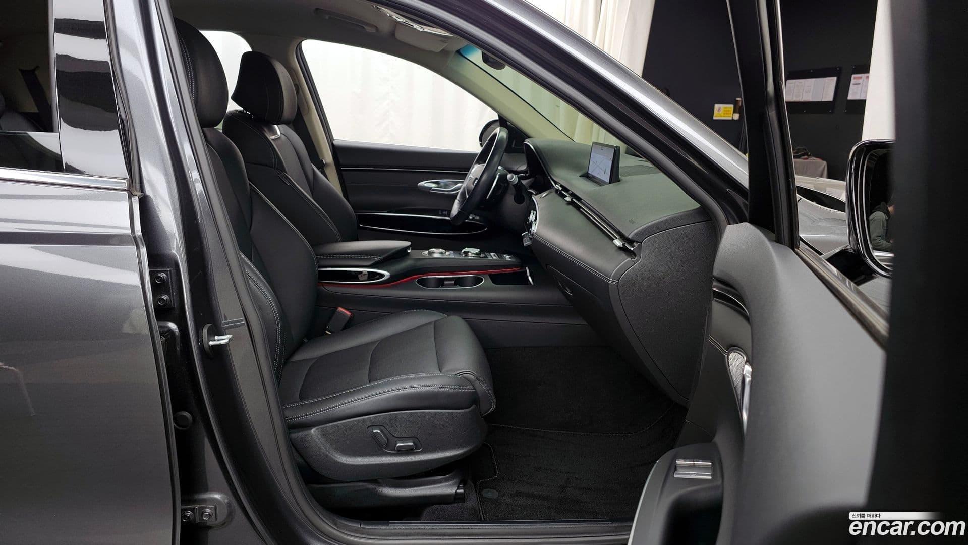 Main__Slider__Photo:GV70 Genesis 2021.5-10