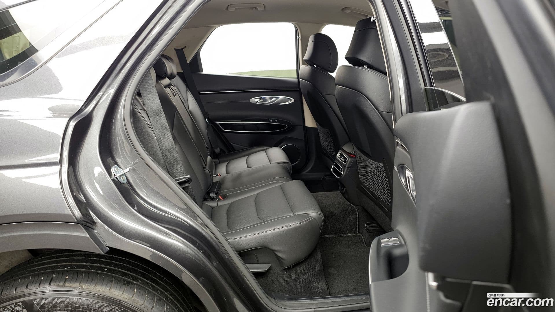 Main__Slider__Photo:GV70 Genesis 2021.5-11