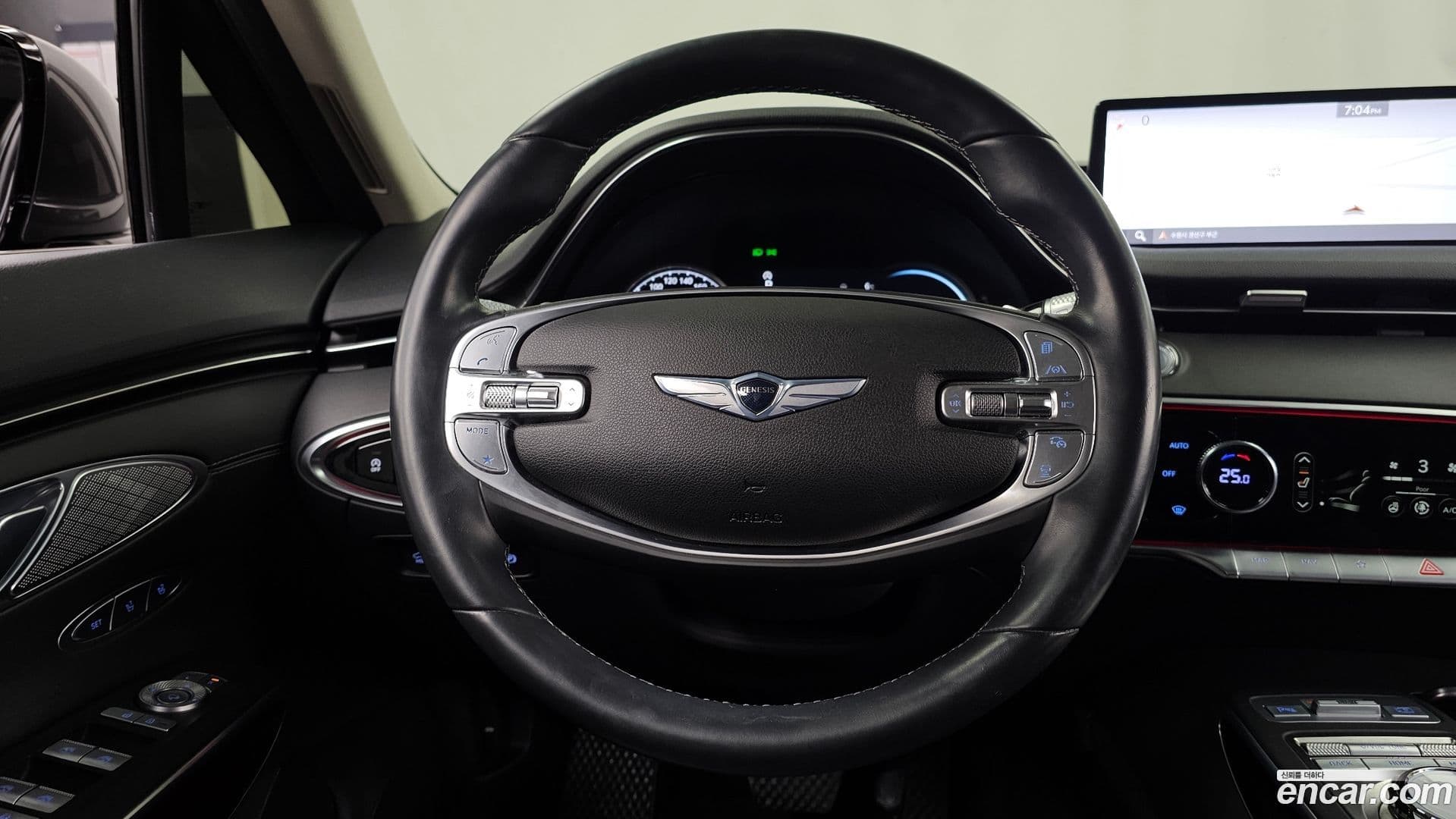 Main__Slider__Photo:GV70 Genesis 2021.5-12