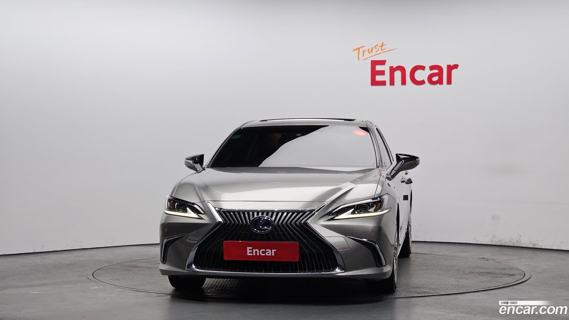 Main__Slider__Photo:ES Lexus 2018.11-2