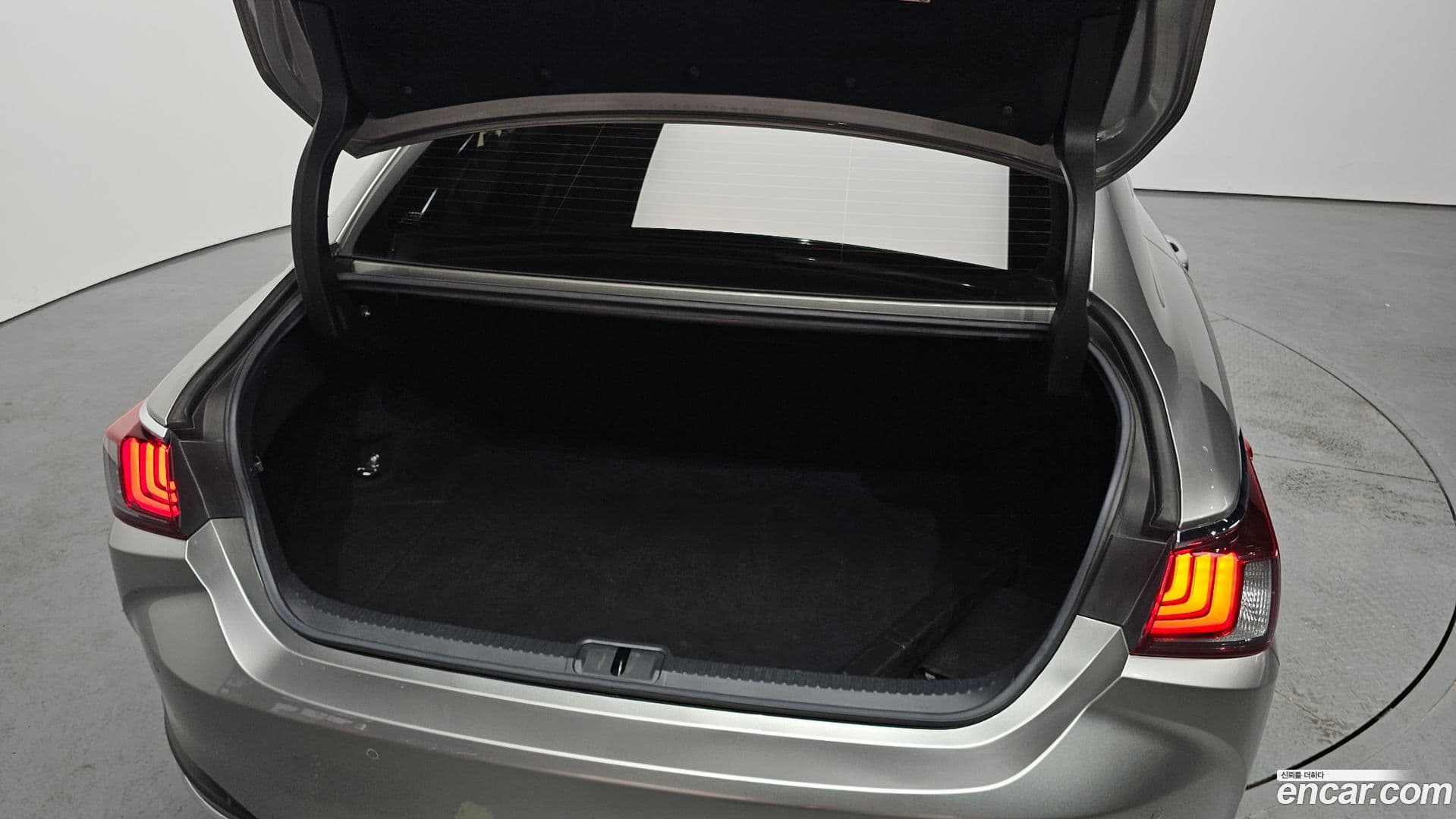 Main__Slider__Photo:ES Lexus 2018.11-19