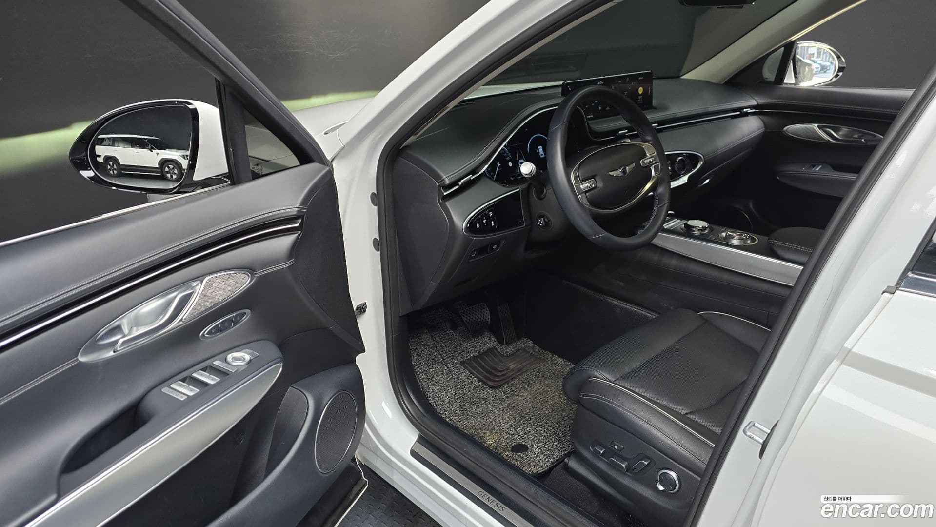 Main__Slider__Photo:GV70 Genesis 2023.1-10