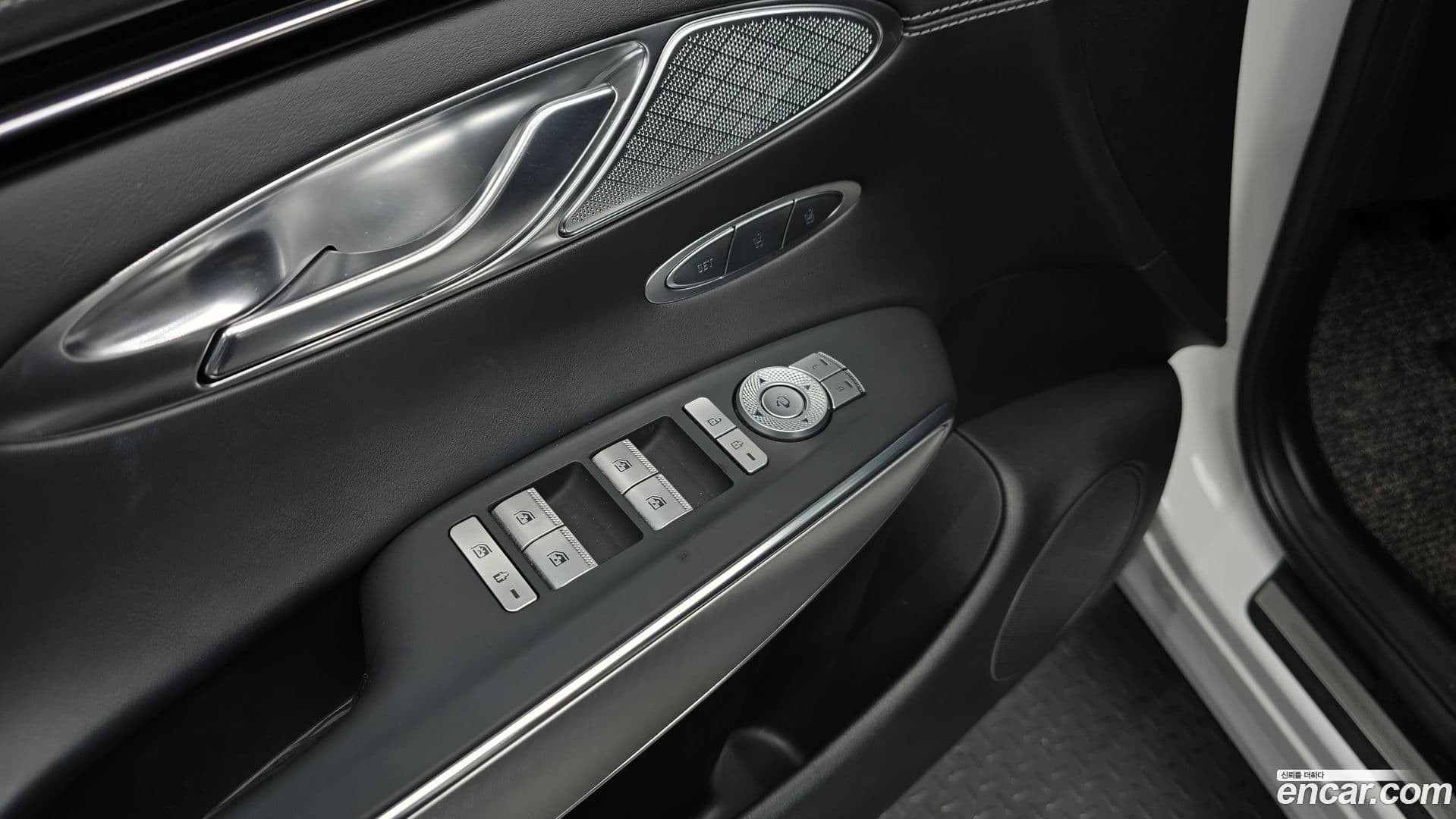 Main__Slider__Photo:GV70 Genesis 2023.1-16